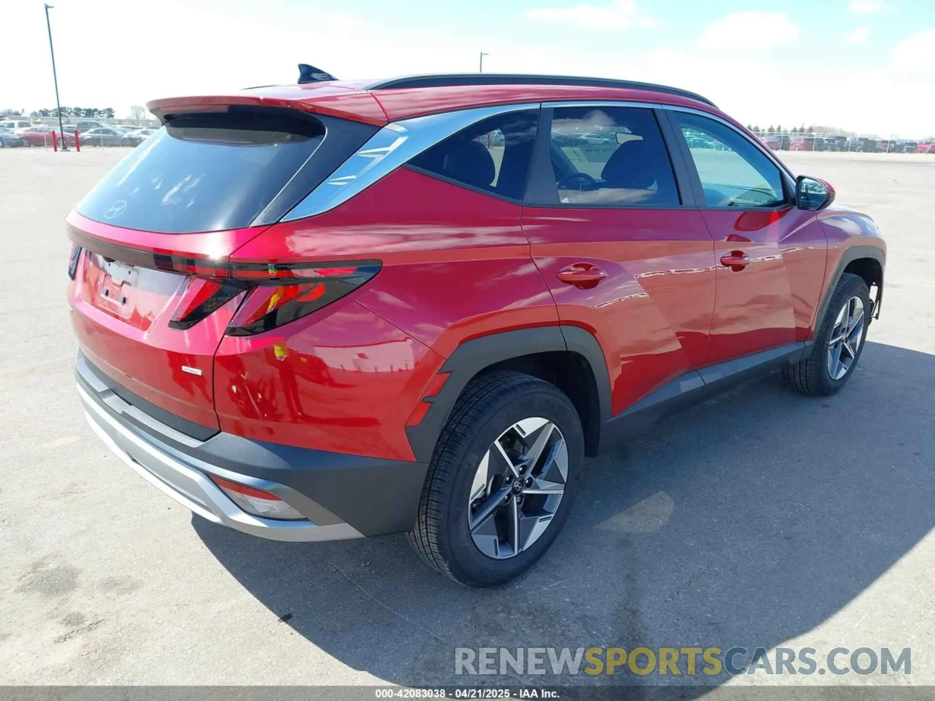 4 Photograph of a damaged car 5NMJBCDE1SH451558 HYUNDAI TUCSON 2025