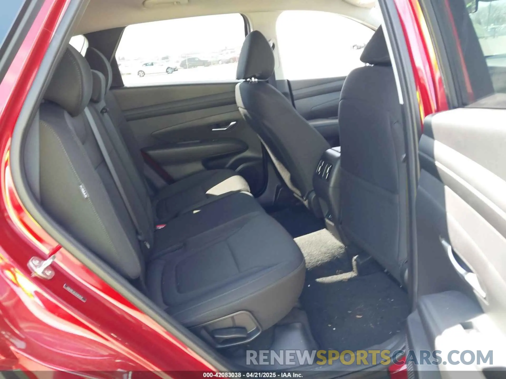 8 Photograph of a damaged car 5NMJBCDE1SH451558 HYUNDAI TUCSON 2025