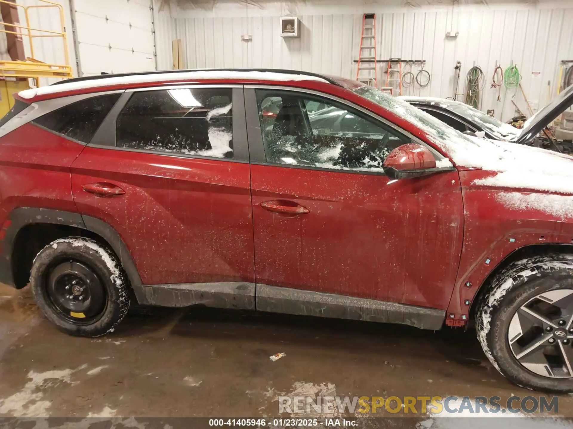 13 Photograph of a damaged car 5NMJBCDE1SH469588 HYUNDAI TUCSON 2025