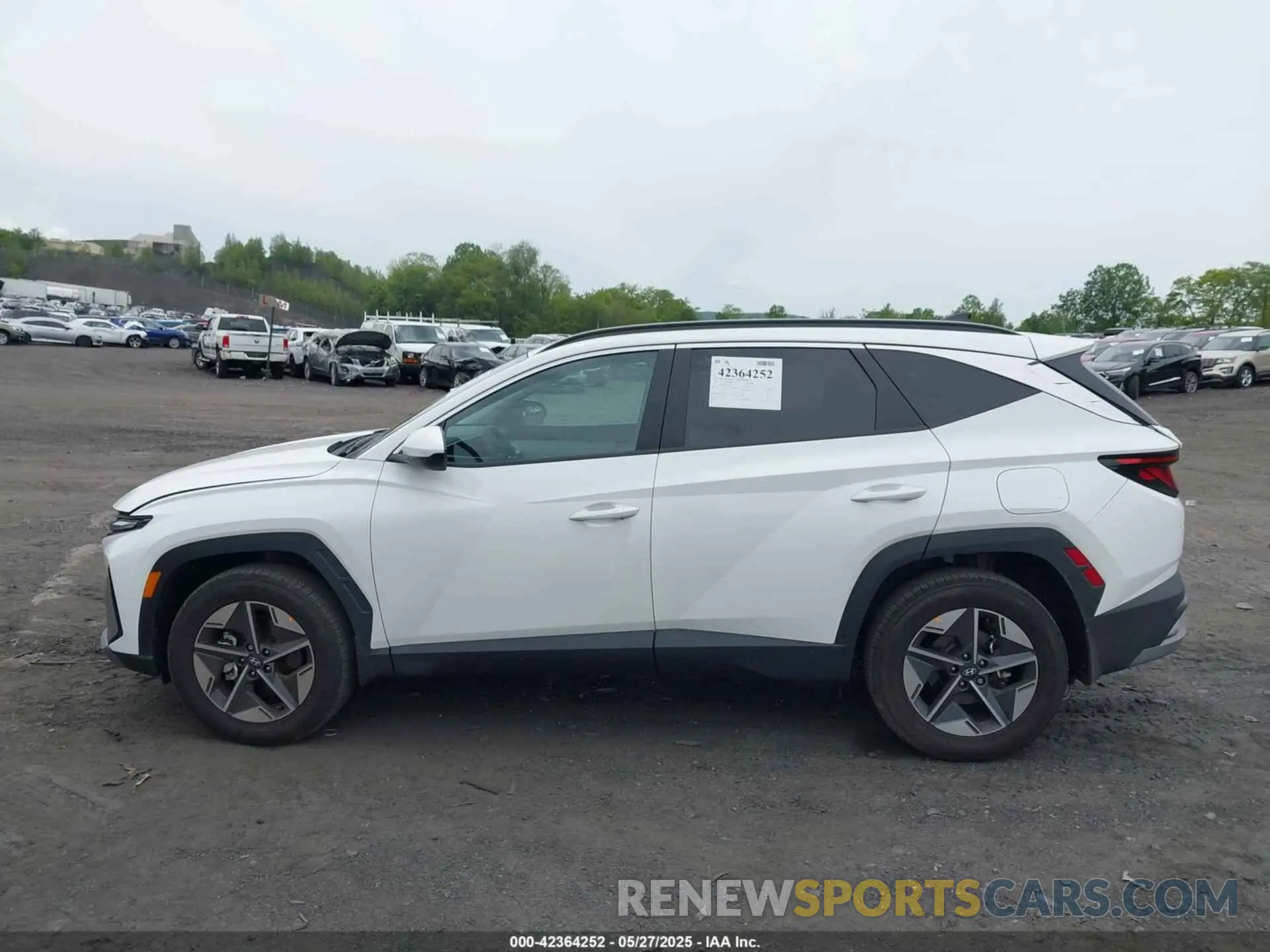 14 Photograph of a damaged car 5NMJBCDE1SH542328 HYUNDAI TUCSON 2025
