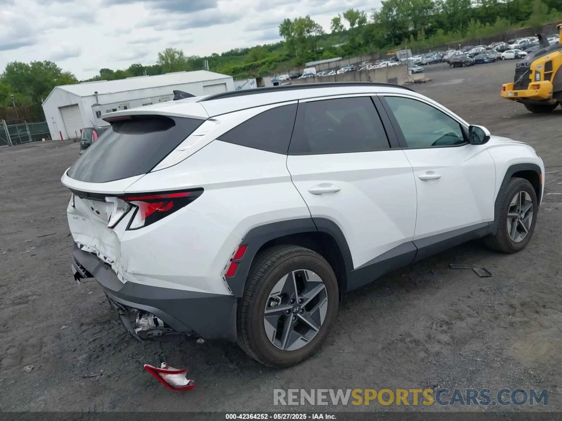 4 Photograph of a damaged car 5NMJBCDE1SH542328 HYUNDAI TUCSON 2025
