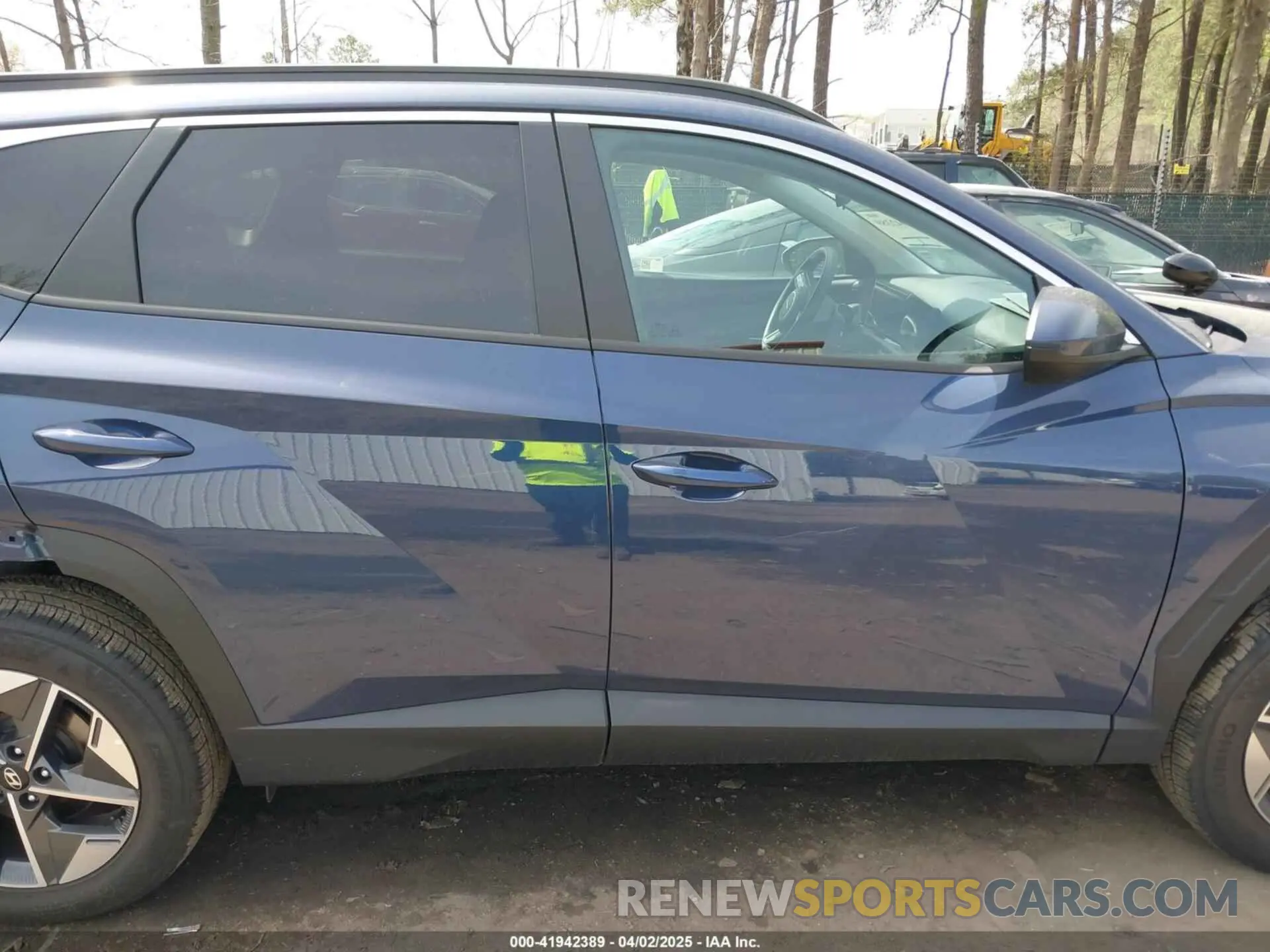 13 Photograph of a damaged car 5NMJBCDE2SH464254 HYUNDAI TUCSON 2025