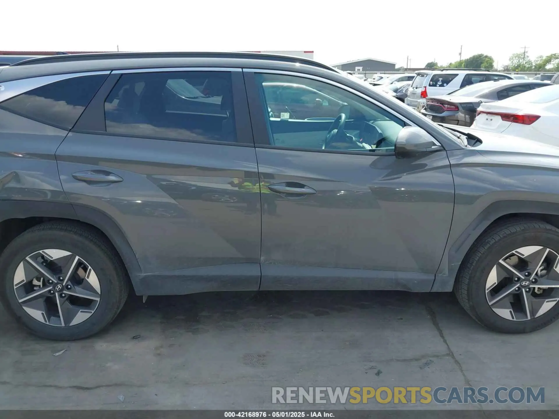13 Photograph of a damaged car 5NMJBCDE2SH481460 HYUNDAI TUCSON 2025