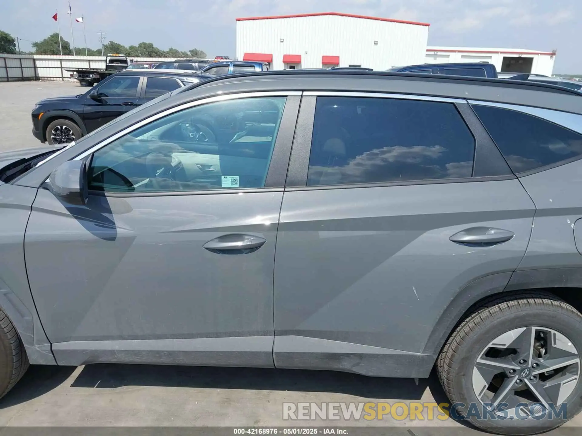14 Photograph of a damaged car 5NMJBCDE2SH481460 HYUNDAI TUCSON 2025