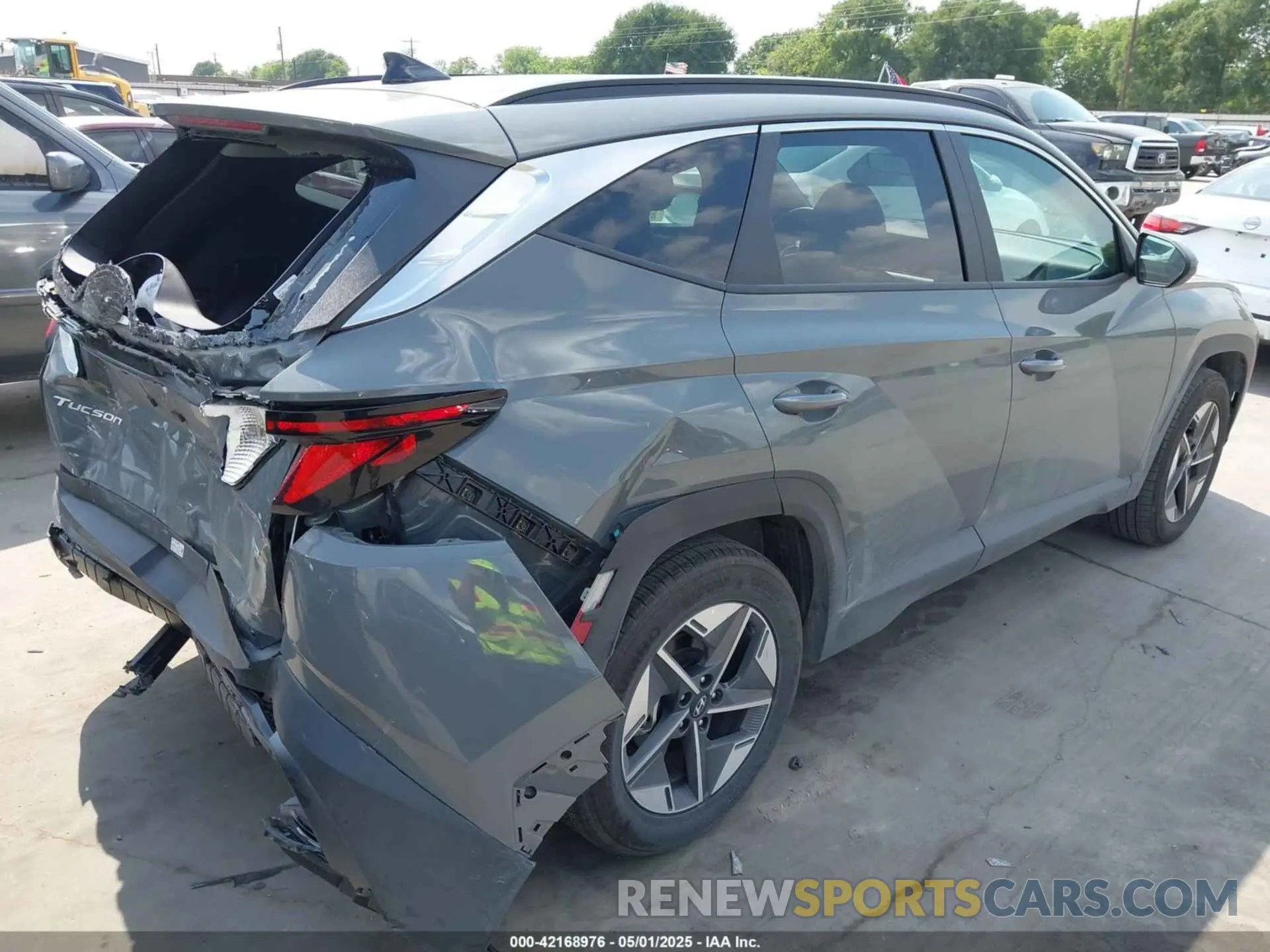 4 Photograph of a damaged car 5NMJBCDE2SH481460 HYUNDAI TUCSON 2025