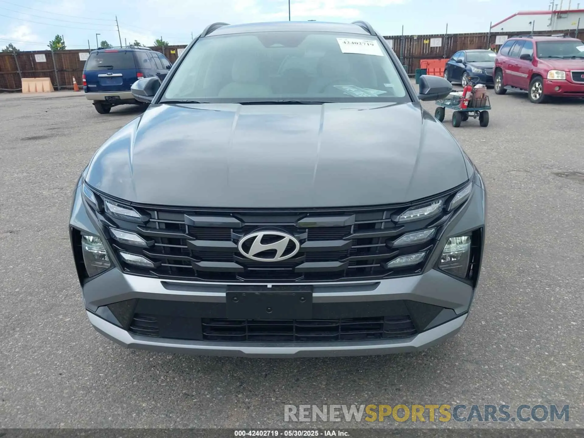 12 Photograph of a damaged car 5NMJBCDE3SH551063 HYUNDAI TUCSON 2025