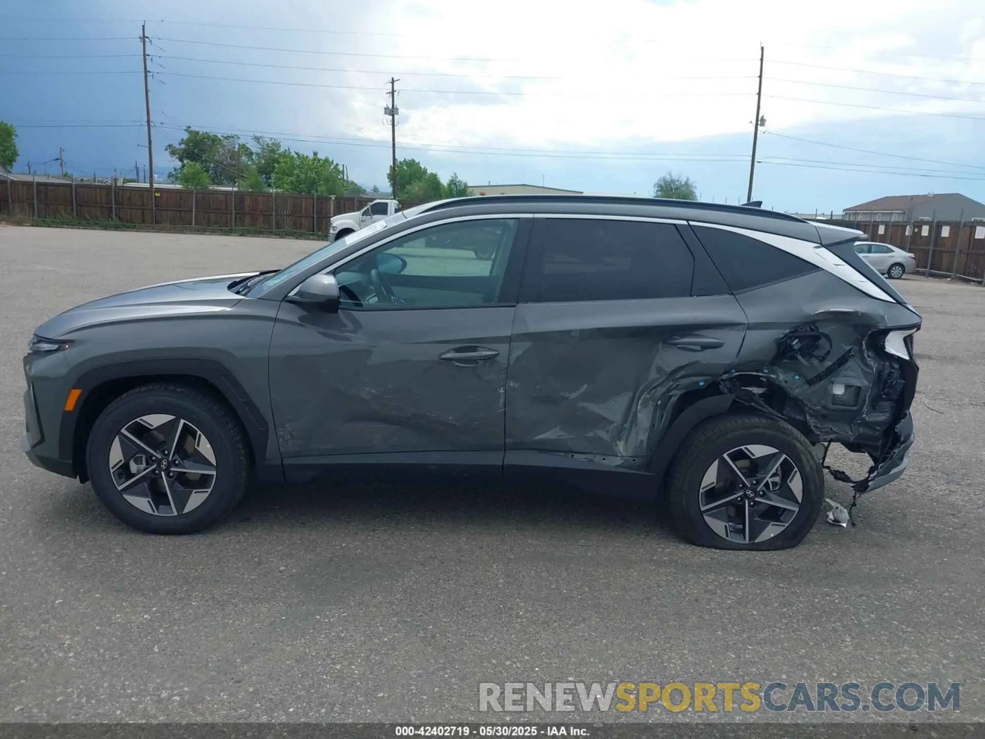 14 Photograph of a damaged car 5NMJBCDE3SH551063 HYUNDAI TUCSON 2025