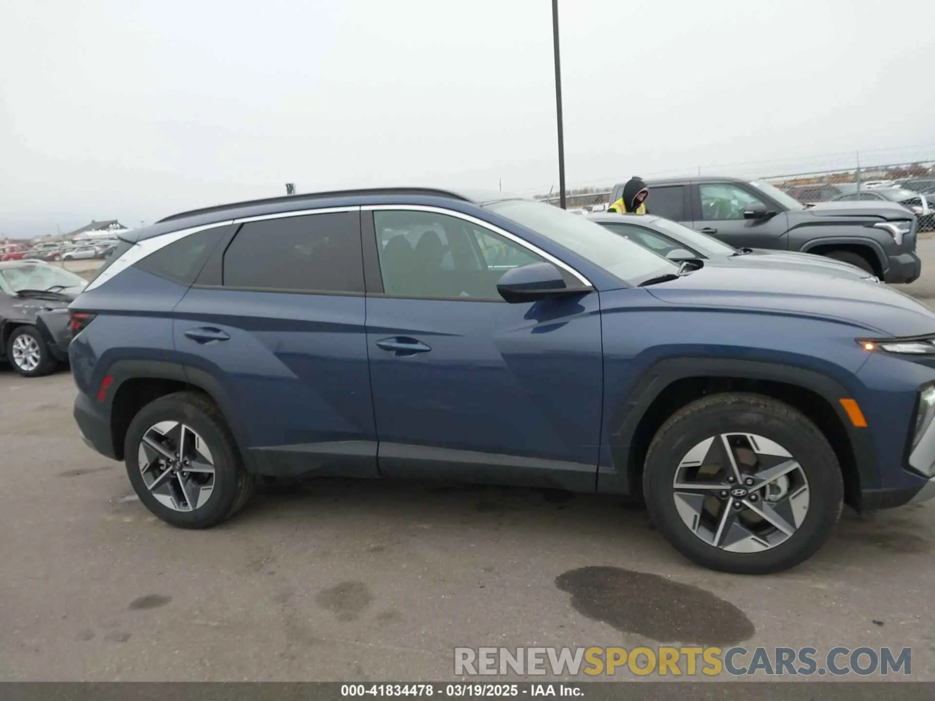 13 Photograph of a damaged car 5NMJBCDE4SH451263 HYUNDAI TUCSON 2025