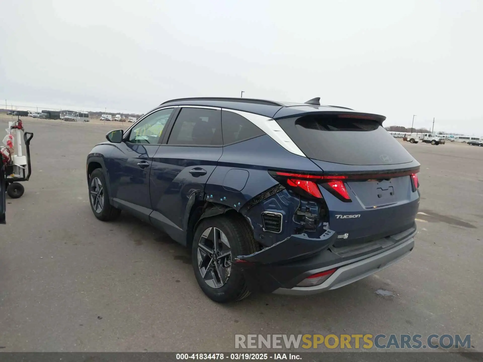 3 Photograph of a damaged car 5NMJBCDE4SH451263 HYUNDAI TUCSON 2025