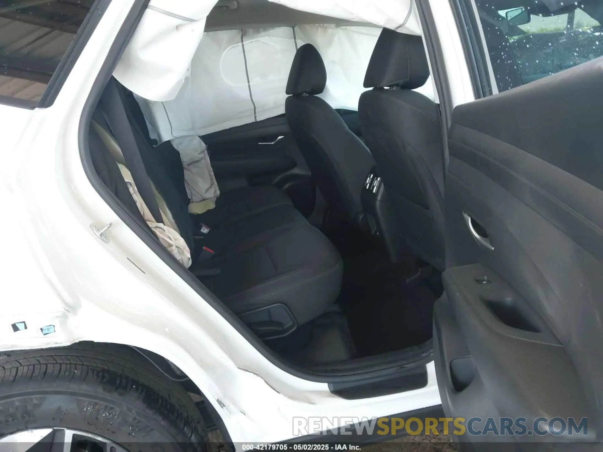 8 Photograph of a damaged car 5NMJBCDE4SH465843 HYUNDAI TUCSON 2025