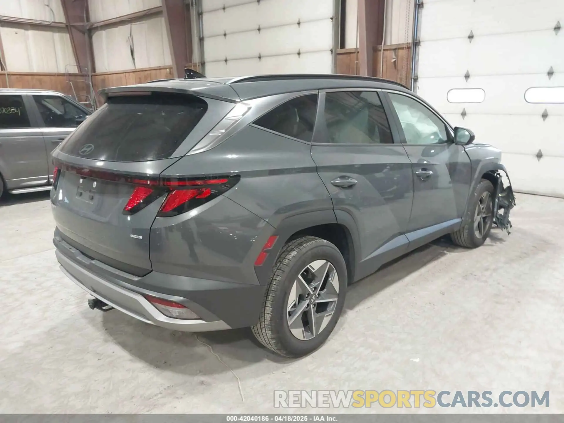 4 Photograph of a damaged car 5NMJBCDE4SH473652 HYUNDAI TUCSON 2025