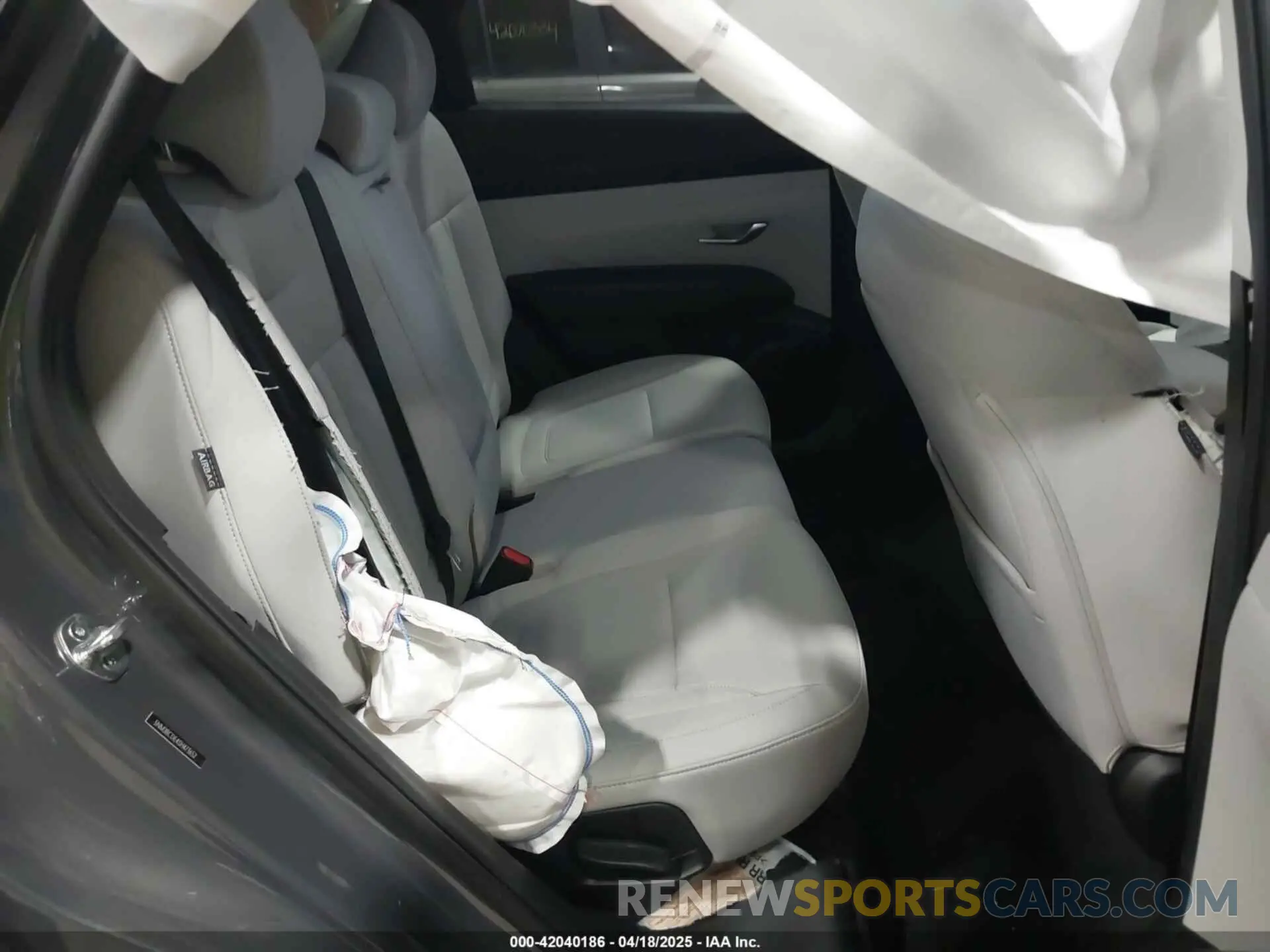 8 Photograph of a damaged car 5NMJBCDE4SH473652 HYUNDAI TUCSON 2025