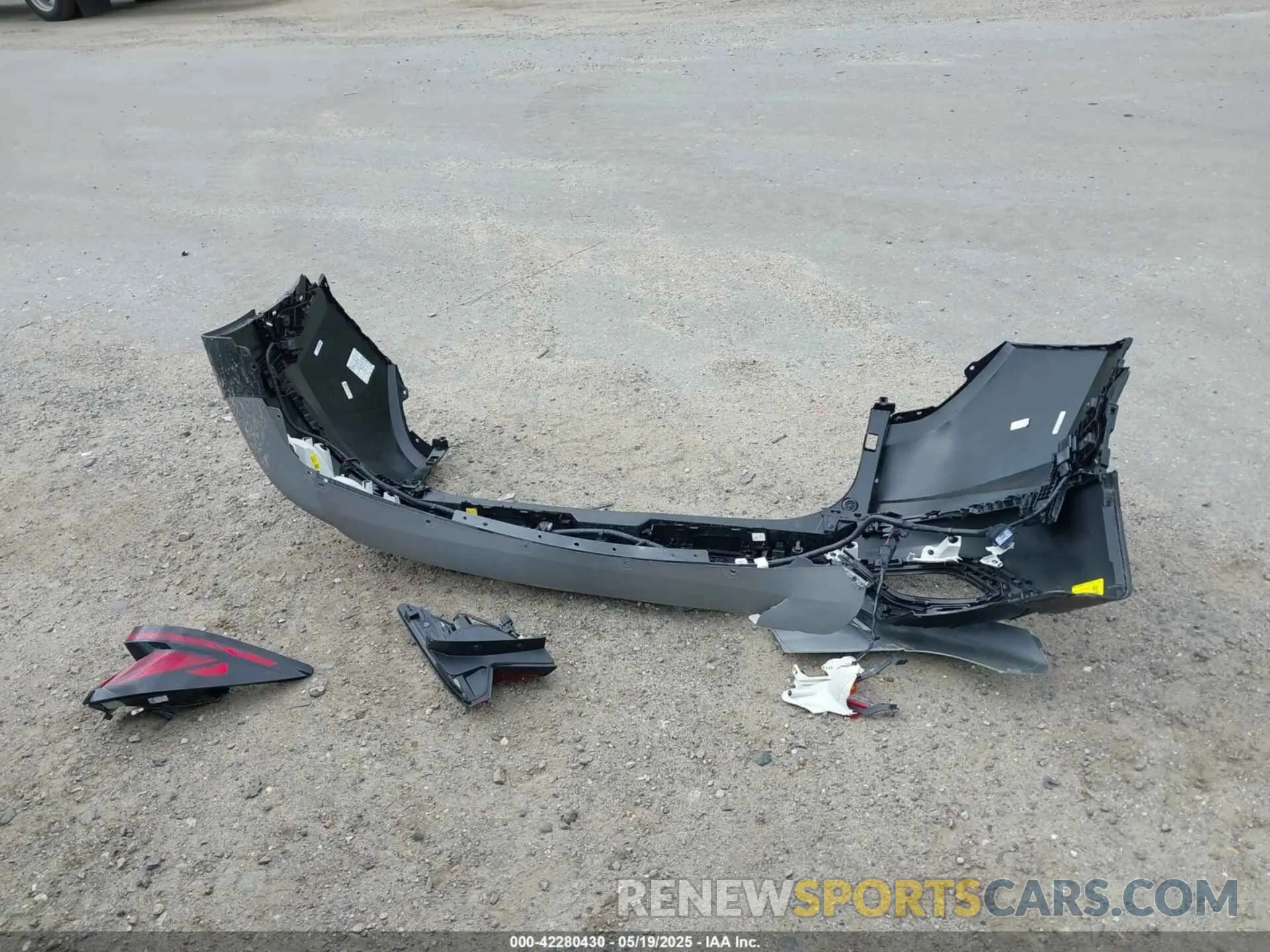 12 Photograph of a damaged car 5NMJBCDE4SH502373 HYUNDAI TUCSON 2025