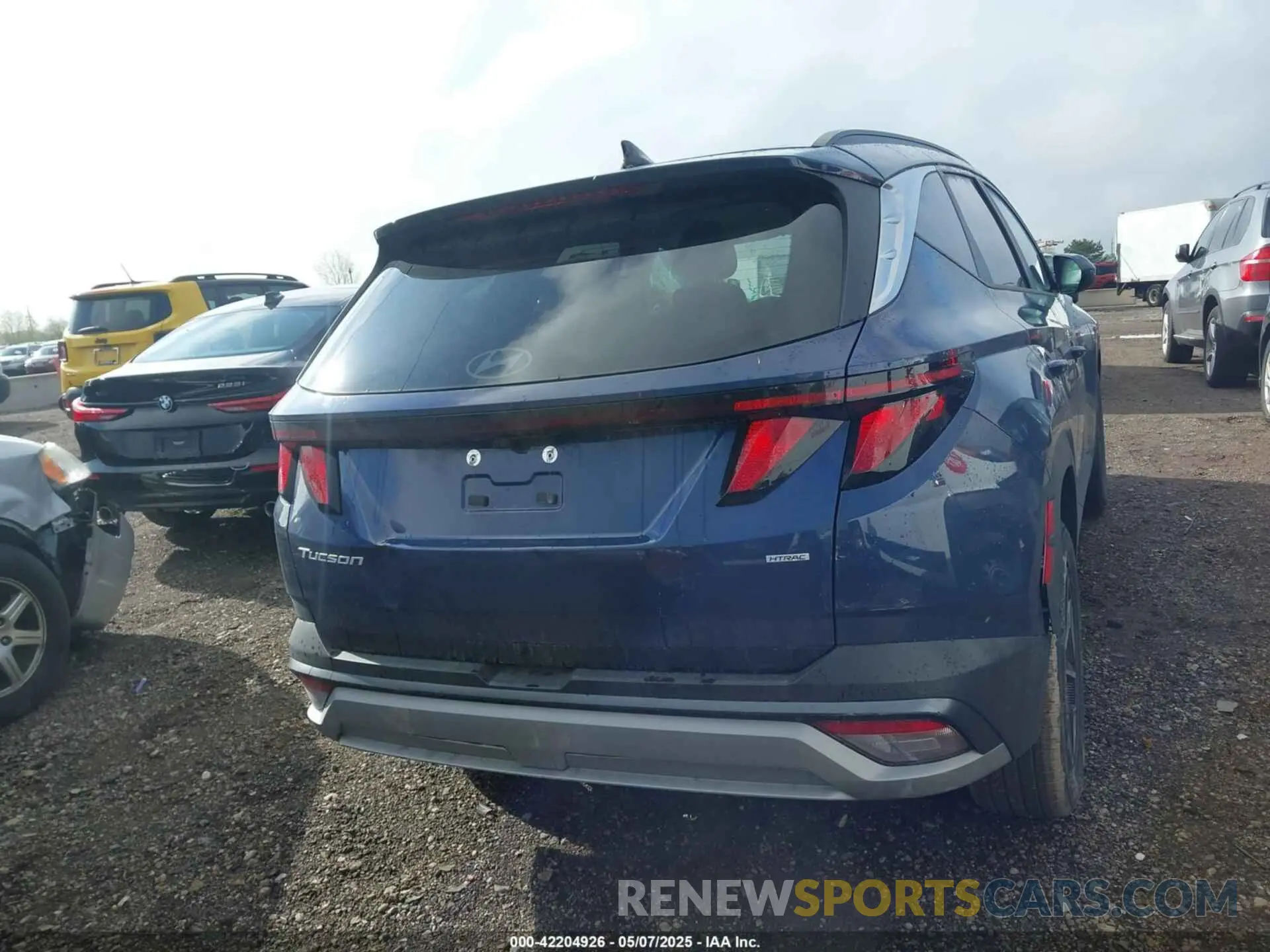 16 Photograph of a damaged car 5NMJBCDE4SH532473 HYUNDAI TUCSON 2025