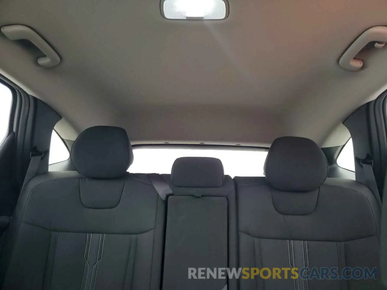 10 Photograph of a damaged car 5NMJBCDE6SH467397 HYUNDAI TUCSON 2025