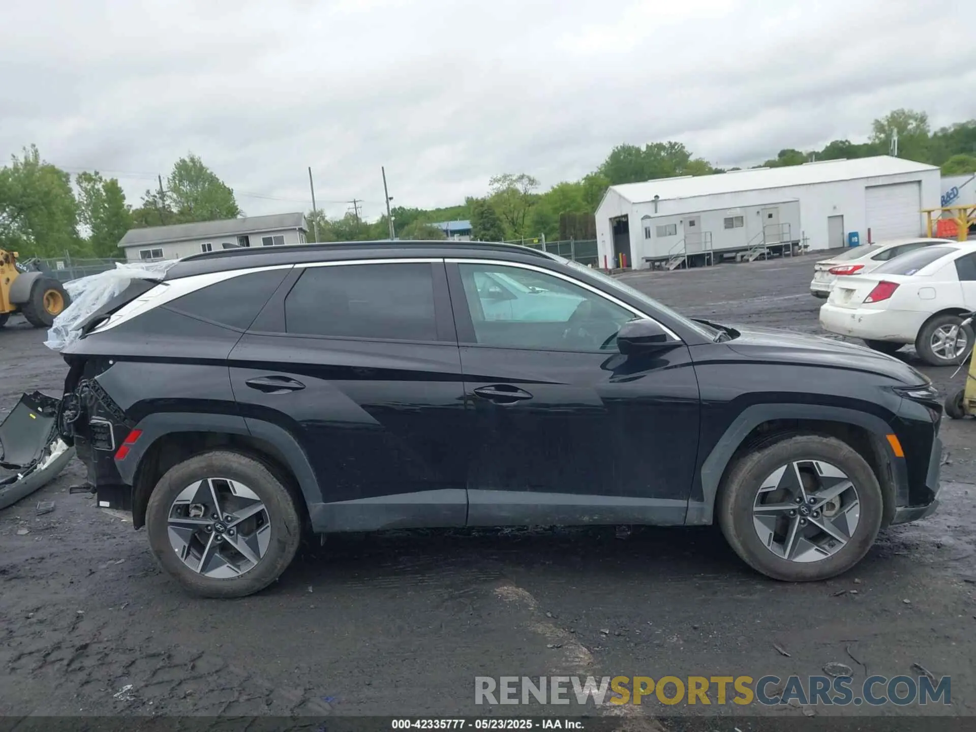 13 Photograph of a damaged car 5NMJBCDE7SH441486 HYUNDAI TUCSON 2025