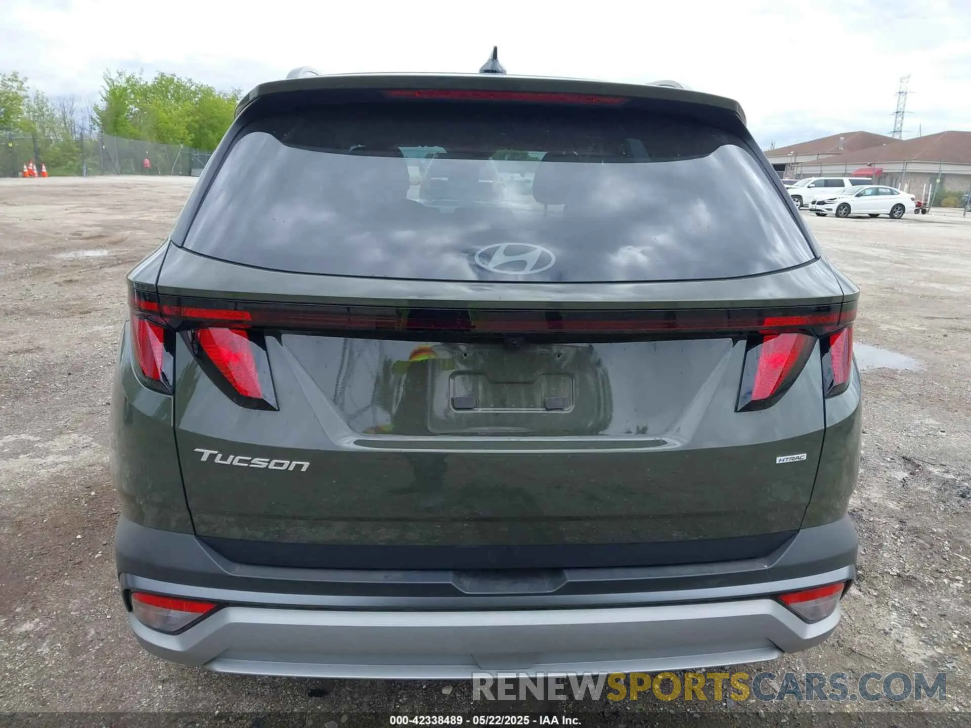 16 Photograph of a damaged car 5NMJBCDE7SH451371 HYUNDAI TUCSON 2025