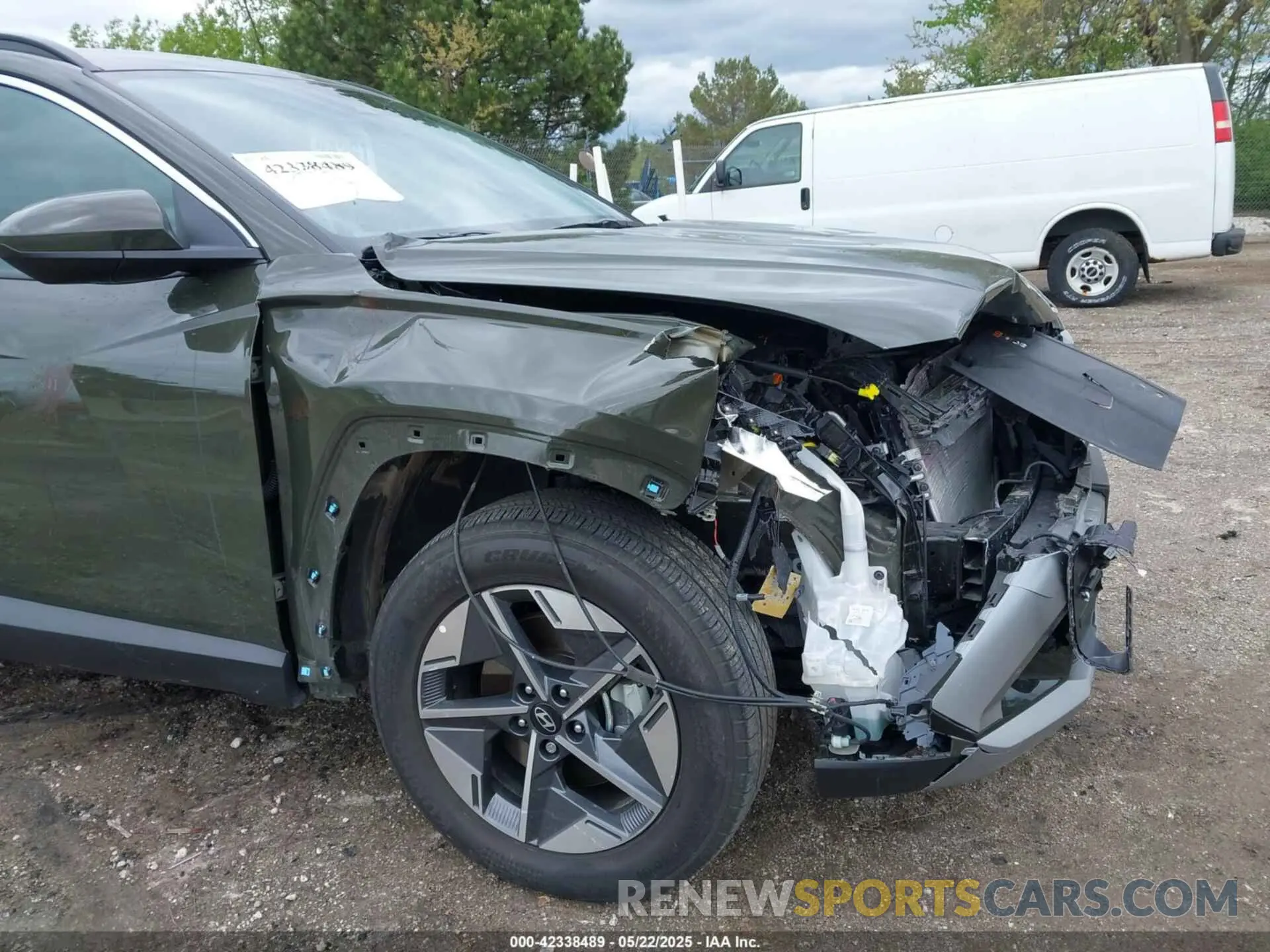 17 Photograph of a damaged car 5NMJBCDE7SH451371 HYUNDAI TUCSON 2025