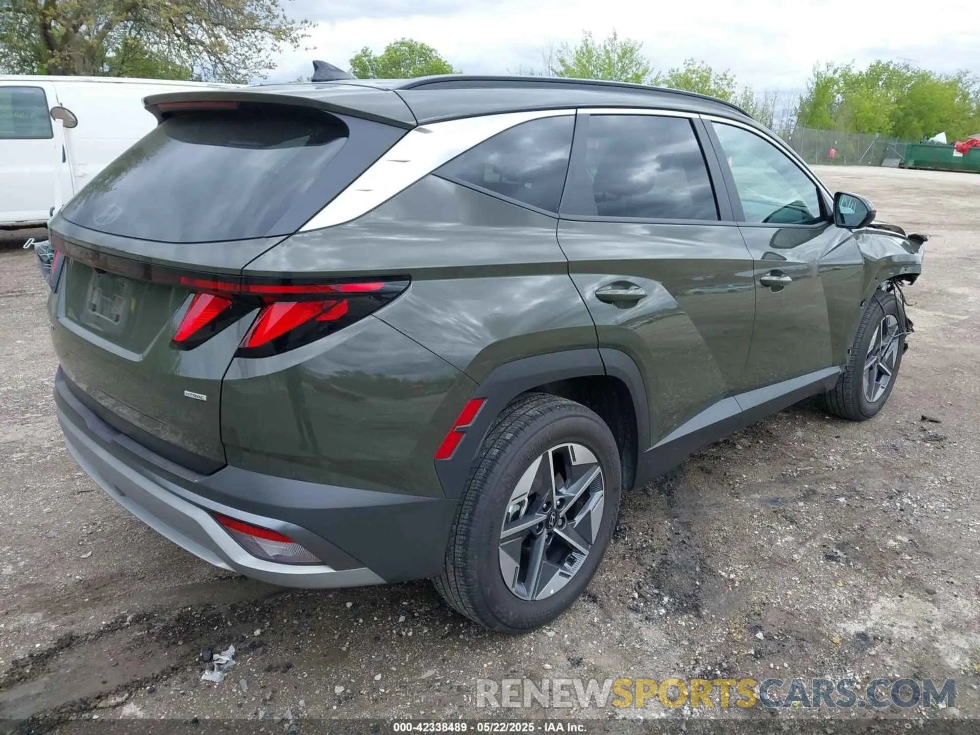 4 Photograph of a damaged car 5NMJBCDE7SH451371 HYUNDAI TUCSON 2025