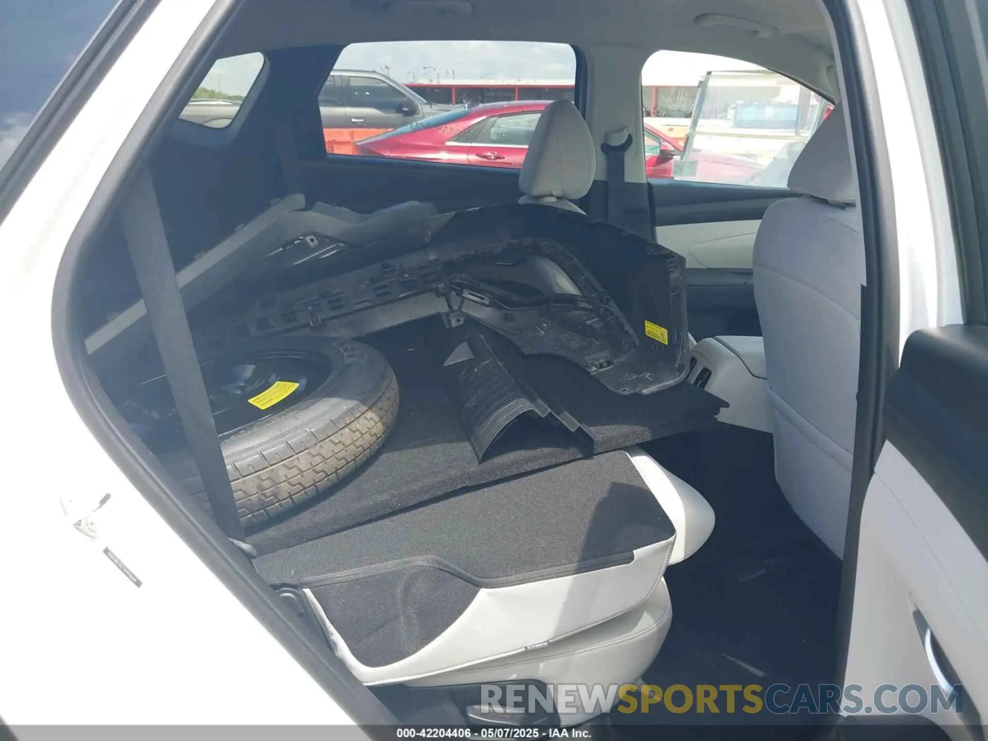 8 Photograph of a damaged car 5NMJBCDE7SH496648 HYUNDAI TUCSON 2025
