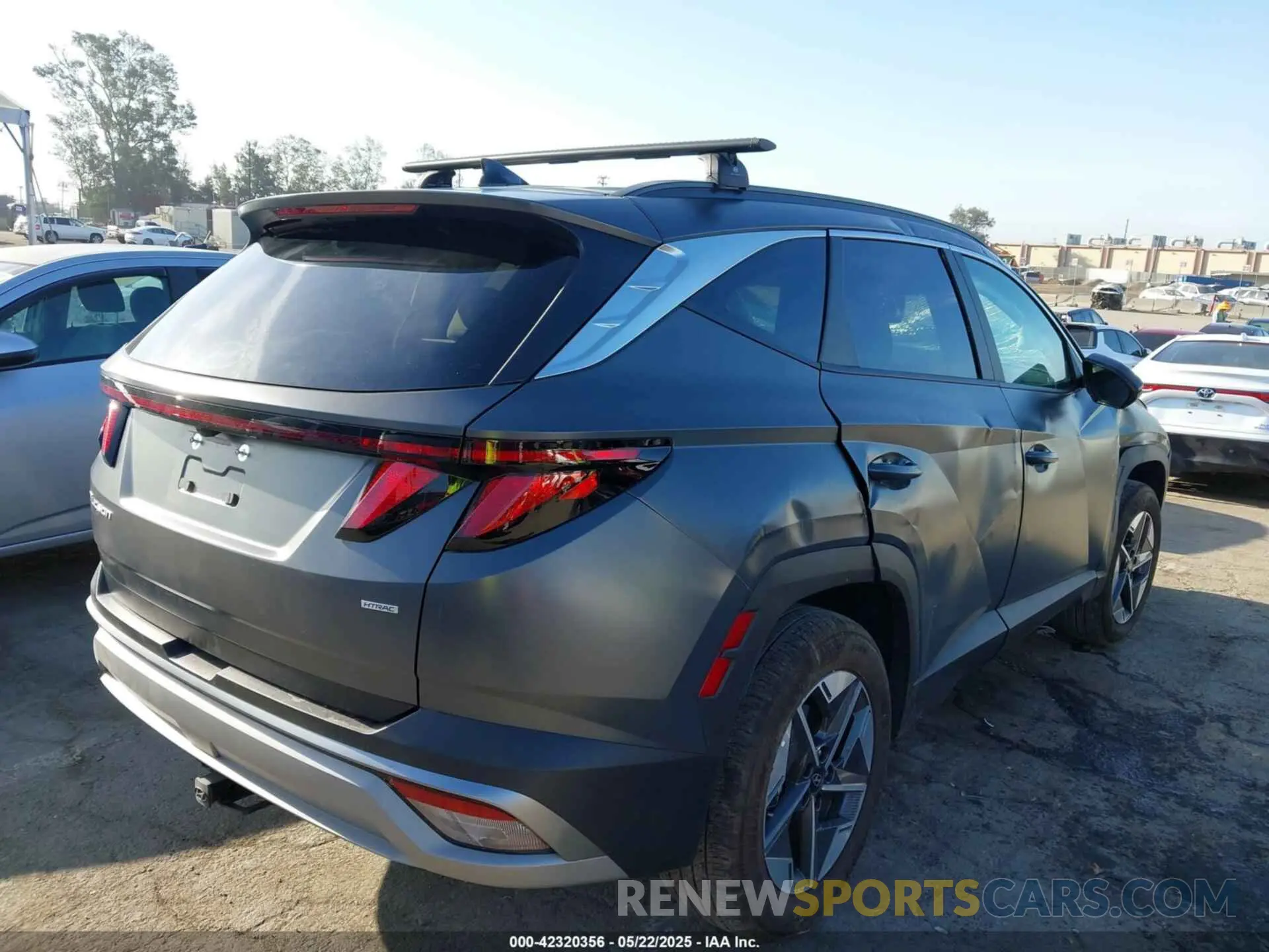 4 Photograph of a damaged car 5NMJBCDE8SH465828 HYUNDAI TUCSON 2025