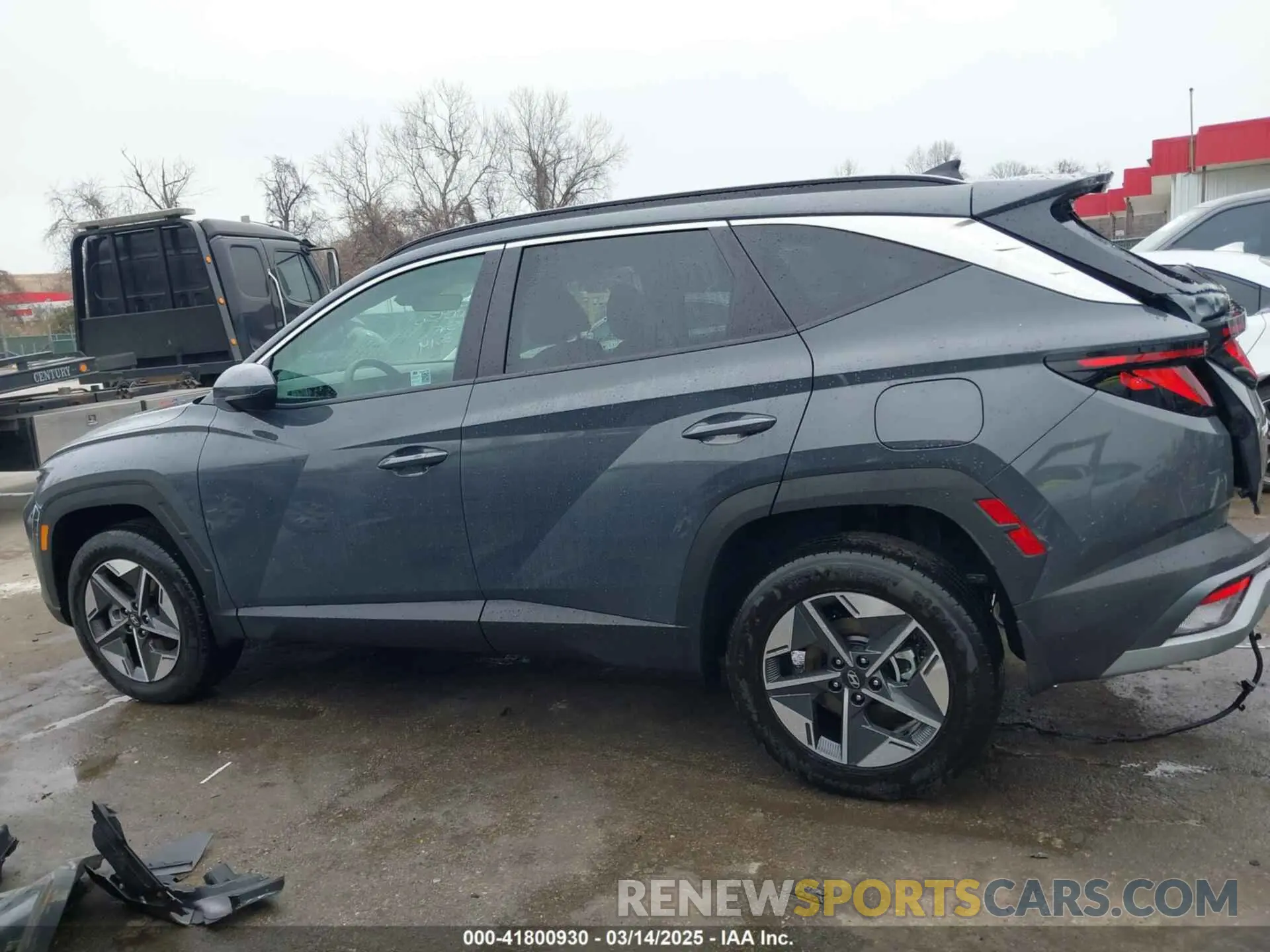 14 Photograph of a damaged car 5NMJBCDE8SH509021 HYUNDAI TUCSON 2025