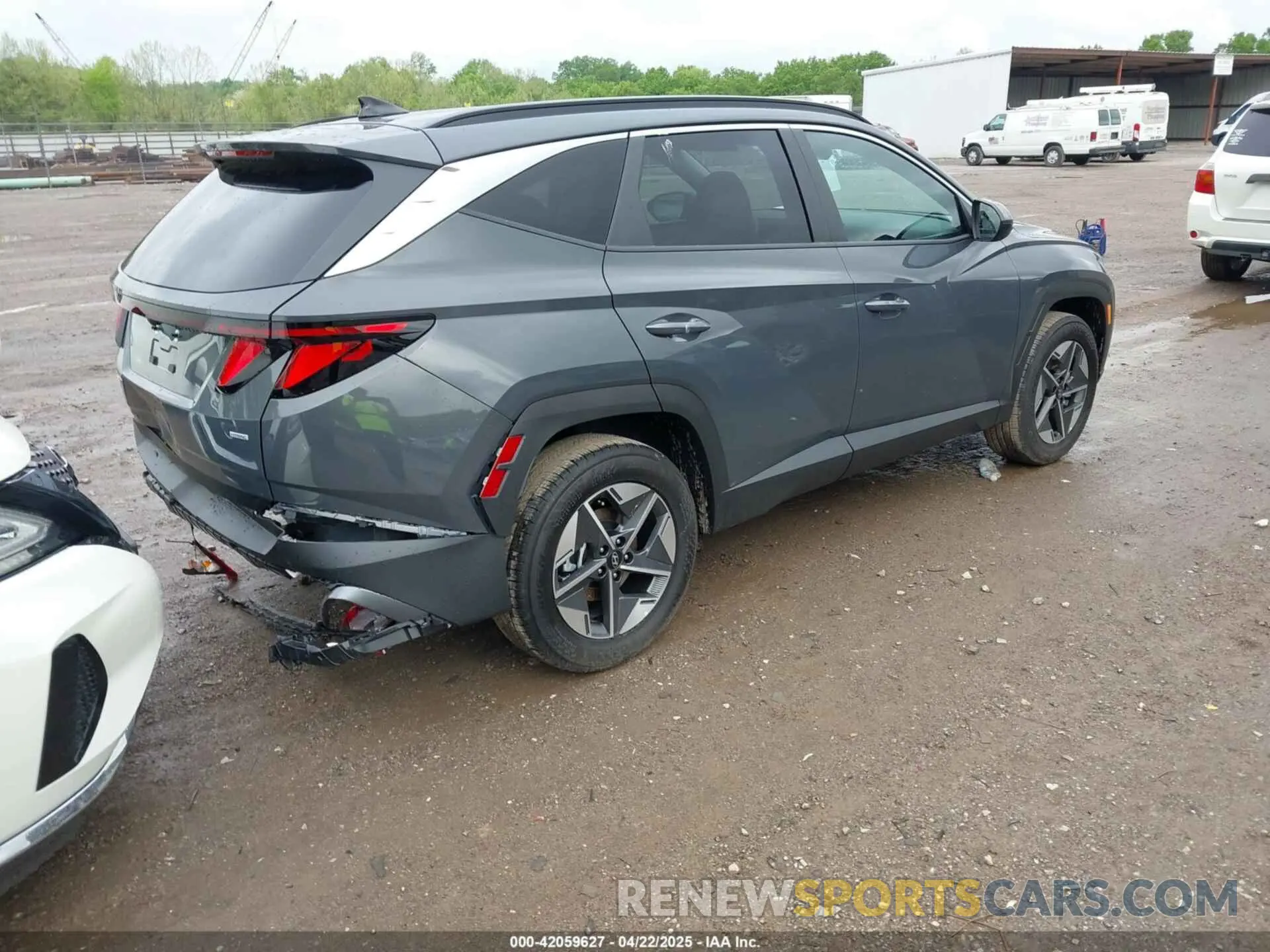 4 Photograph of a damaged car 5NMJBCDE8SH522948 HYUNDAI TUCSON 2025
