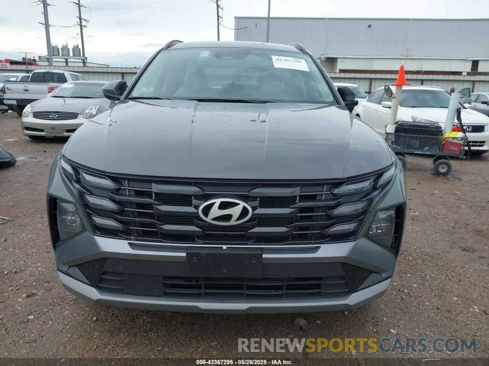 12 Photograph of a damaged car 5NMJBCDE9SH498837 HYUNDAI TUCSON 2025