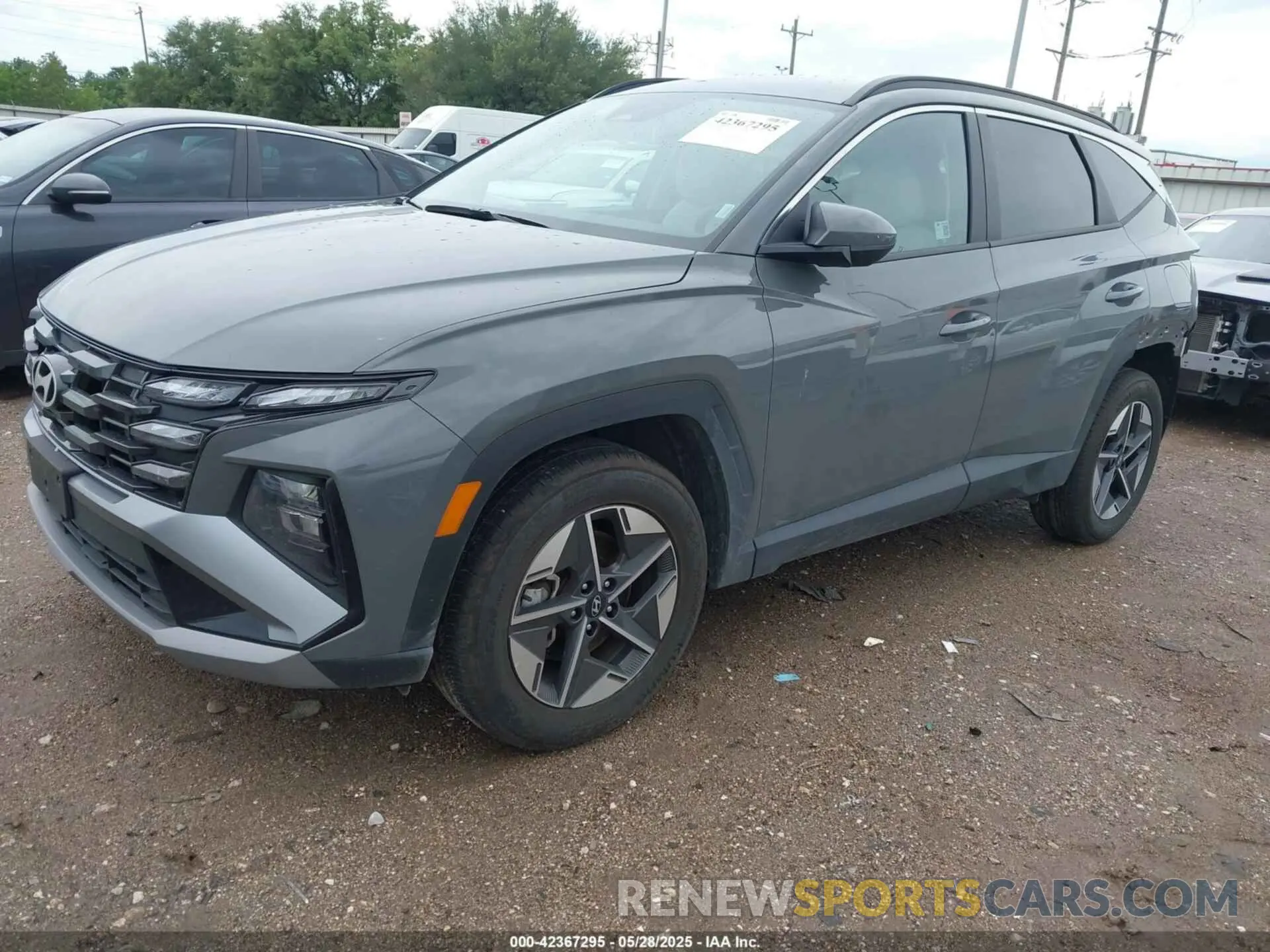 2 Photograph of a damaged car 5NMJBCDE9SH498837 HYUNDAI TUCSON 2025