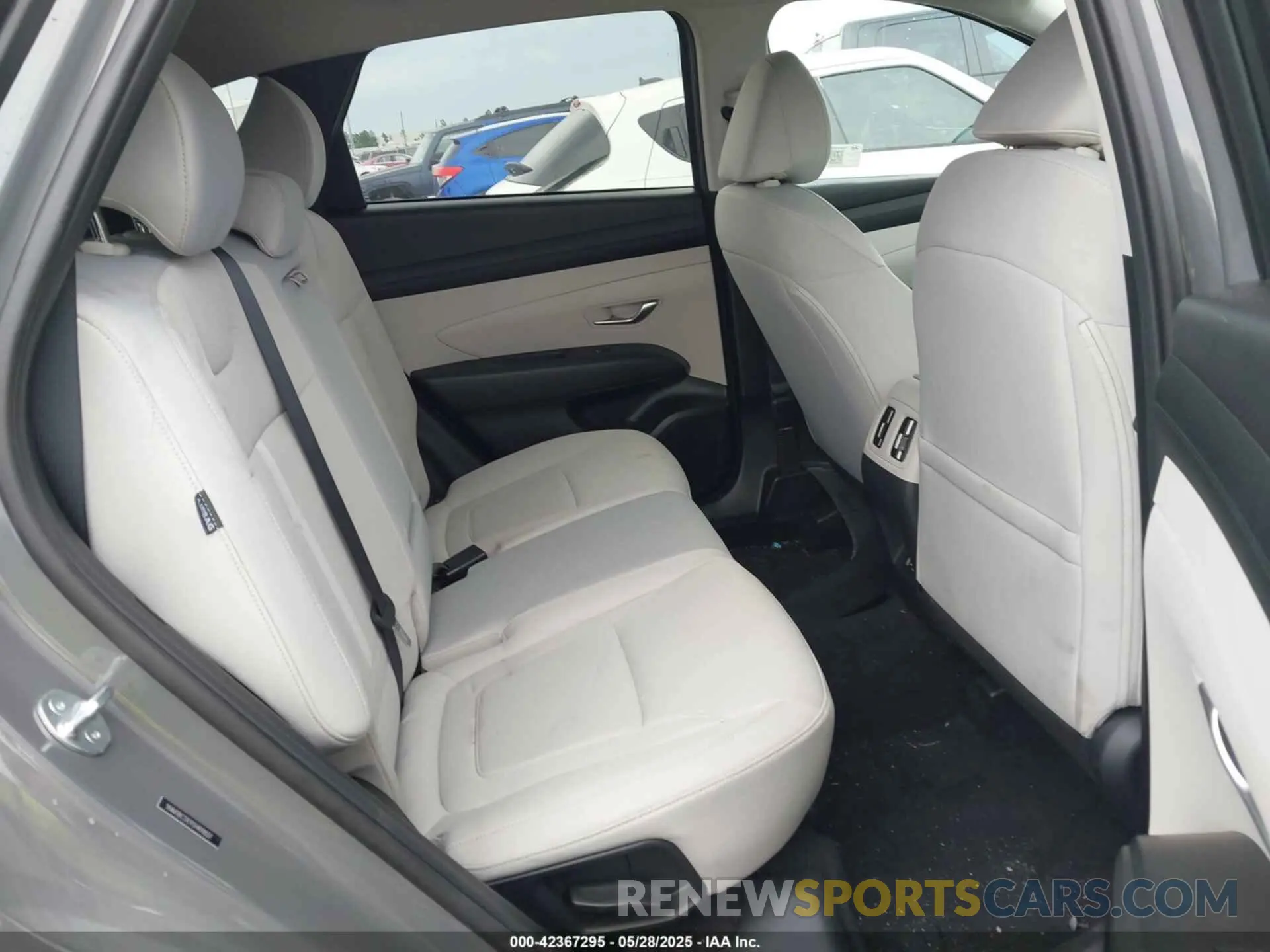 8 Photograph of a damaged car 5NMJBCDE9SH498837 HYUNDAI TUCSON 2025