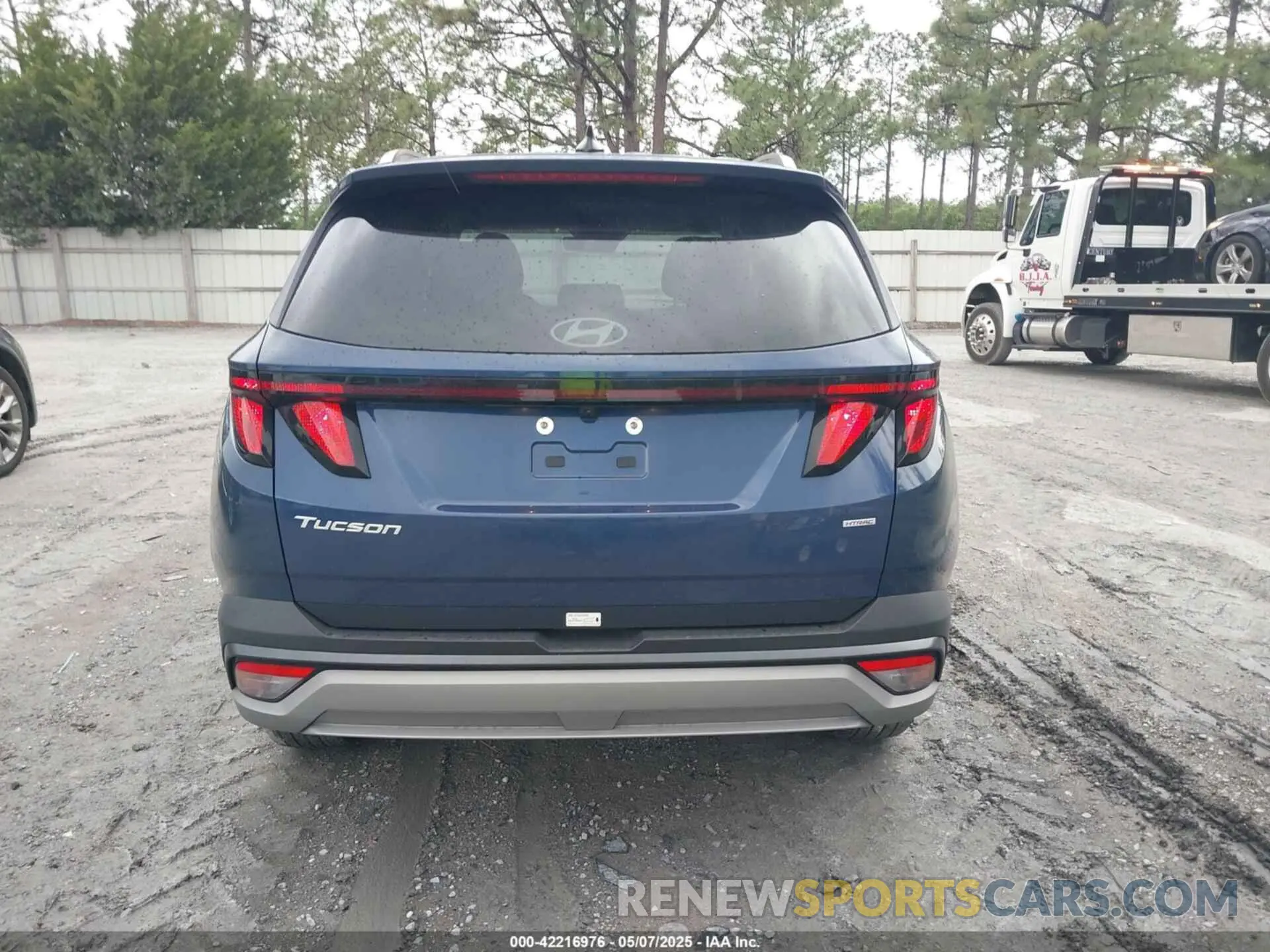 16 Photograph of a damaged car 5NMJBCDEXSH492089 HYUNDAI TUCSON 2025