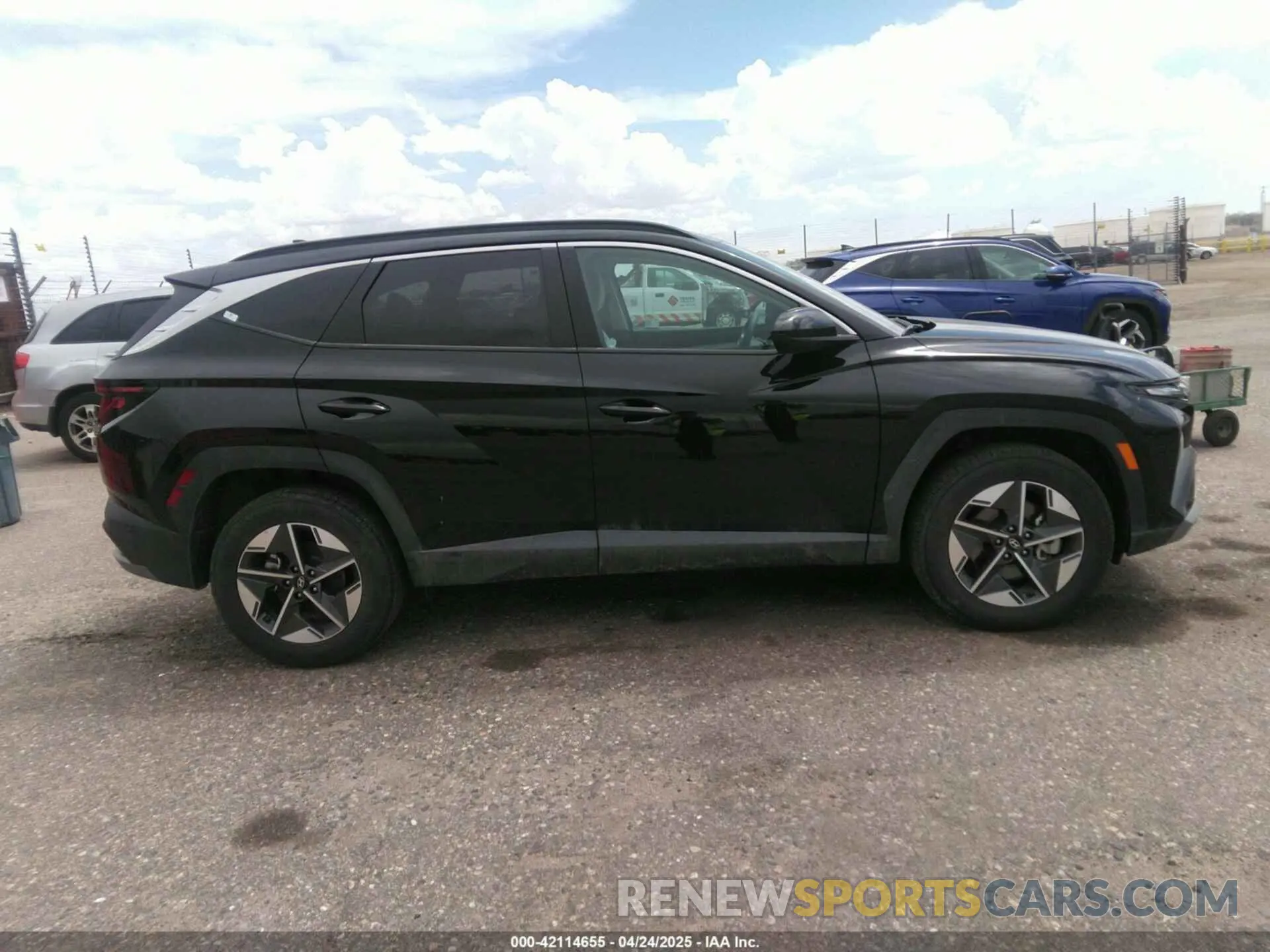 13 Photograph of a damaged car 5NMJBCDEXSH496398 HYUNDAI TUCSON 2025