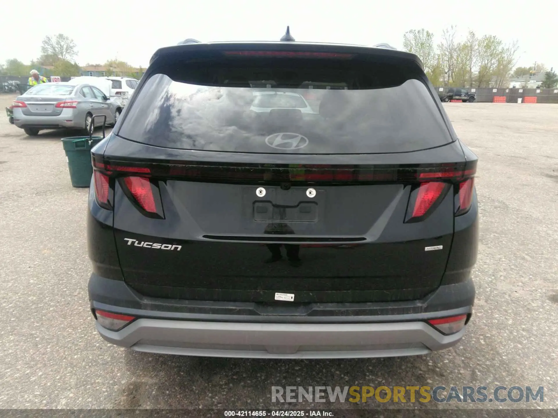 16 Photograph of a damaged car 5NMJBCDEXSH496398 HYUNDAI TUCSON 2025