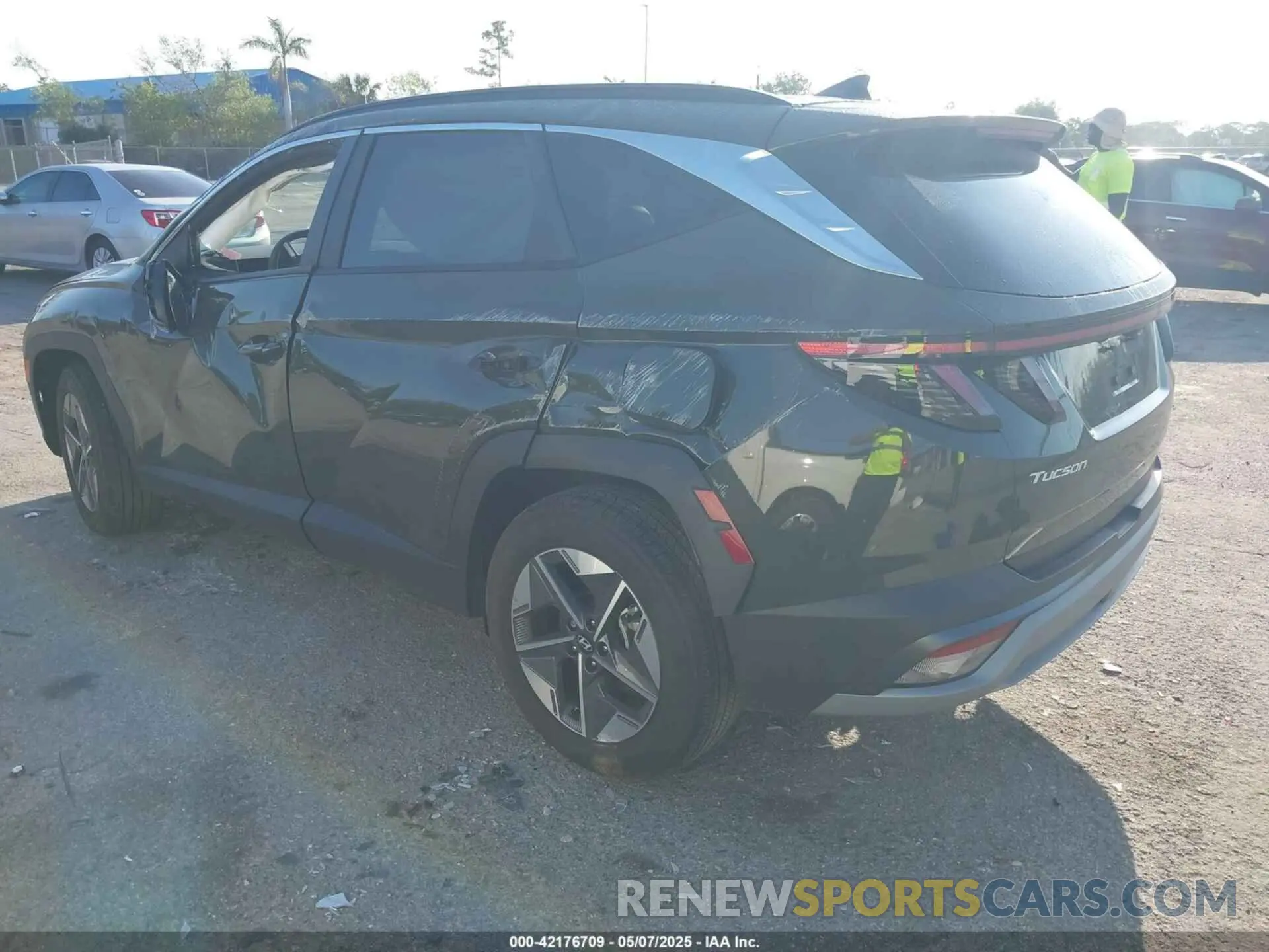 3 Photograph of a damaged car 5NMJC3DE0SH452214 HYUNDAI TUCSON 2025