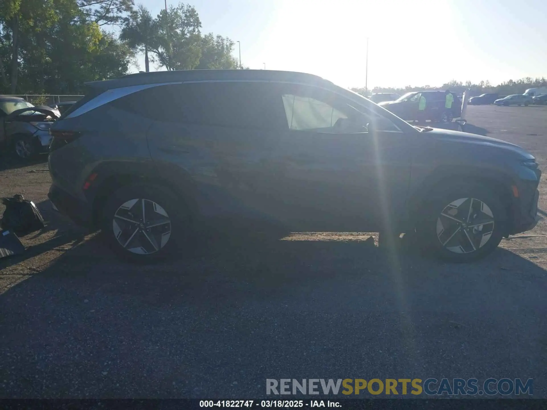 13 Photograph of a damaged car 5NMJC3DE0SH505705 HYUNDAI TUCSON 2025
