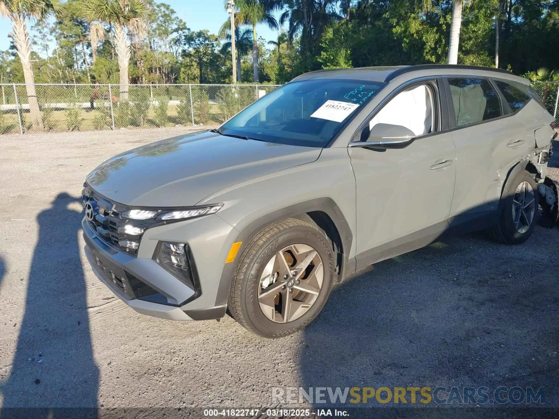 2 Photograph of a damaged car 5NMJC3DE0SH505705 HYUNDAI TUCSON 2025