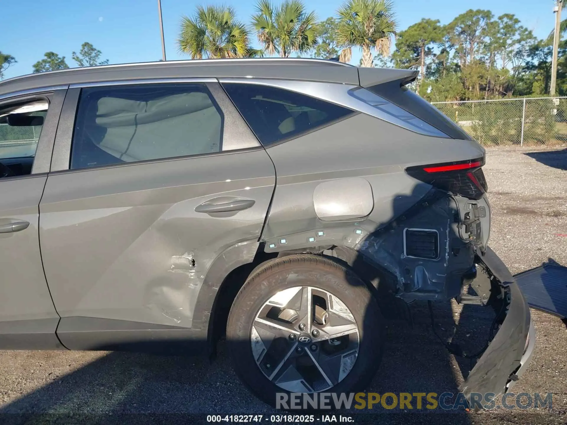 6 Photograph of a damaged car 5NMJC3DE0SH505705 HYUNDAI TUCSON 2025