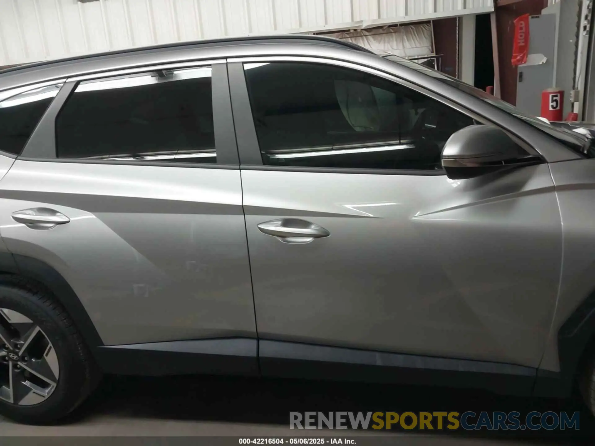 13 Photograph of a damaged car 5NMJC3DE2SH445796 HYUNDAI TUCSON 2025