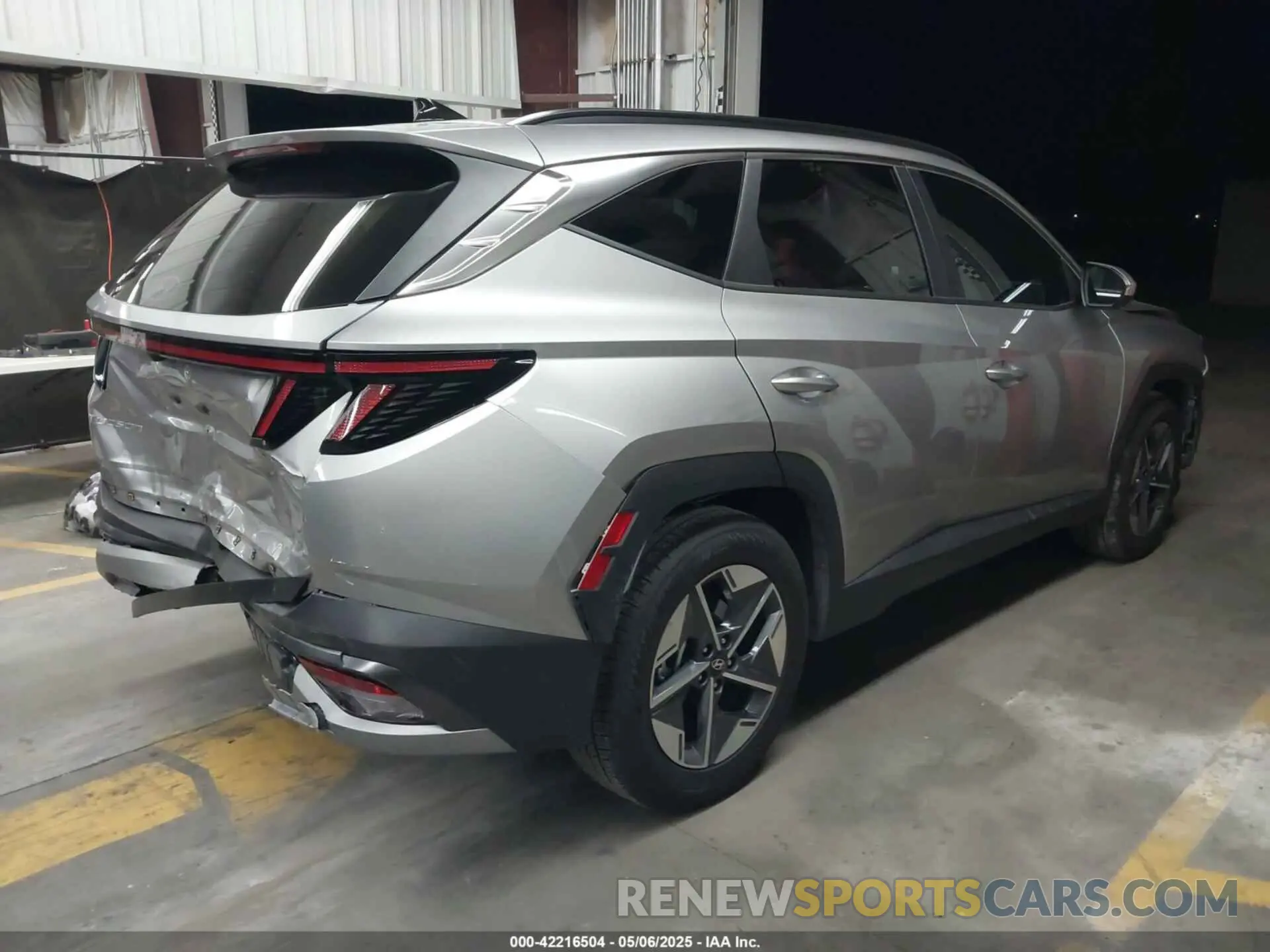 4 Photograph of a damaged car 5NMJC3DE2SH445796 HYUNDAI TUCSON 2025