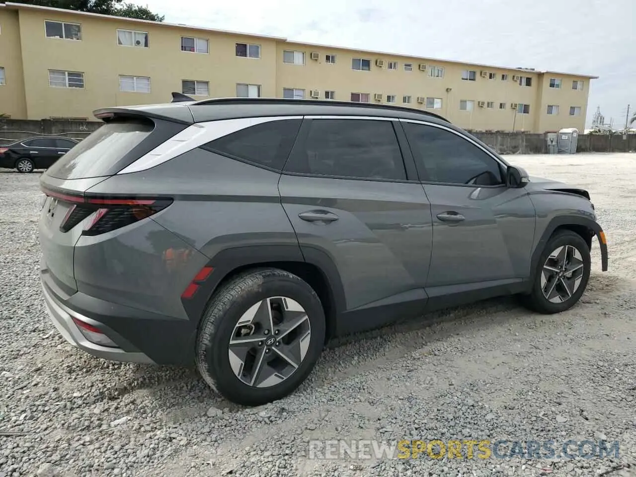 3 Photograph of a damaged car 5NMJC3DE2SH448925 HYUNDAI TUCSON 2025