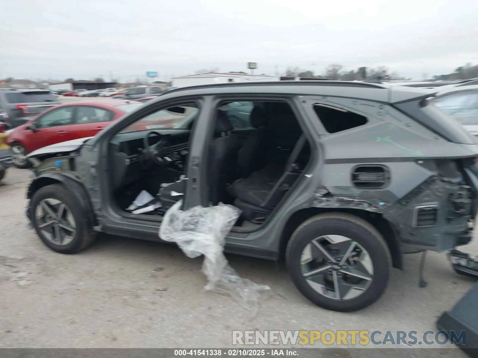 15 Photograph of a damaged car 5NMJC3DE8SH455202 HYUNDAI TUCSON 2025