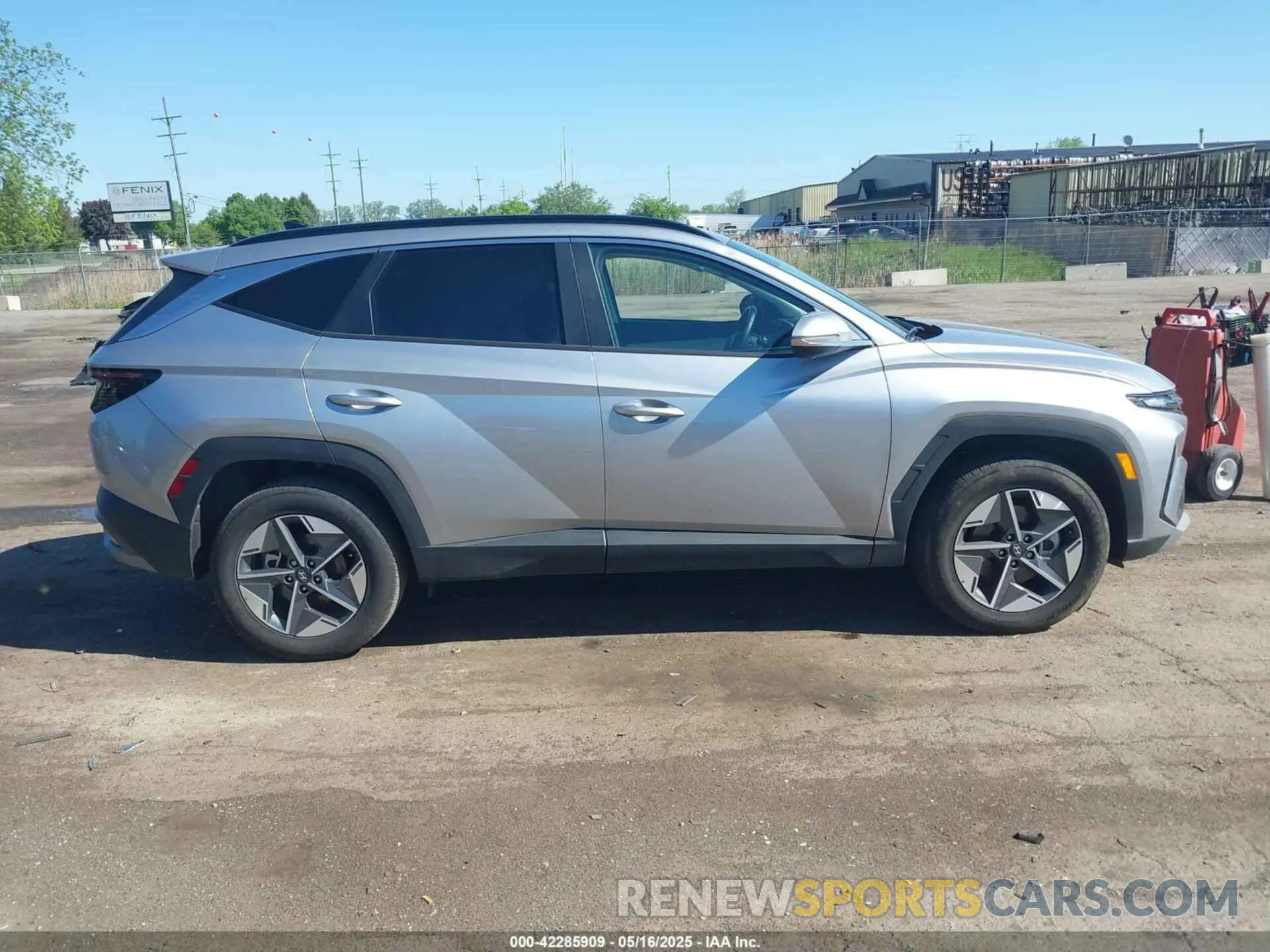 13 Photograph of a damaged car 5NMJCCDE8SH453644 HYUNDAI TUCSON 2025