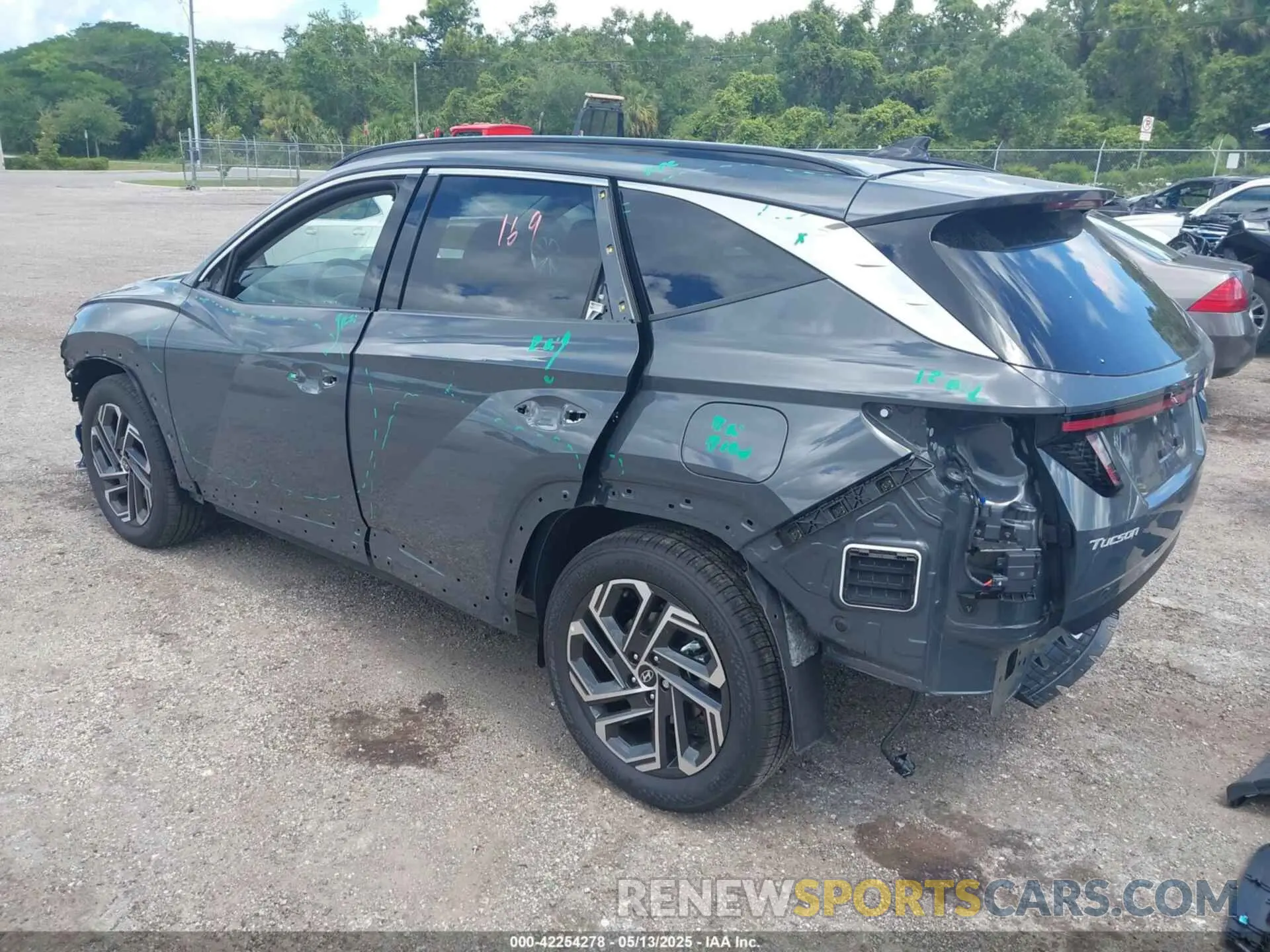 3 Photograph of a damaged car 5NMJE3DE2SH538179 HYUNDAI TUCSON 2025