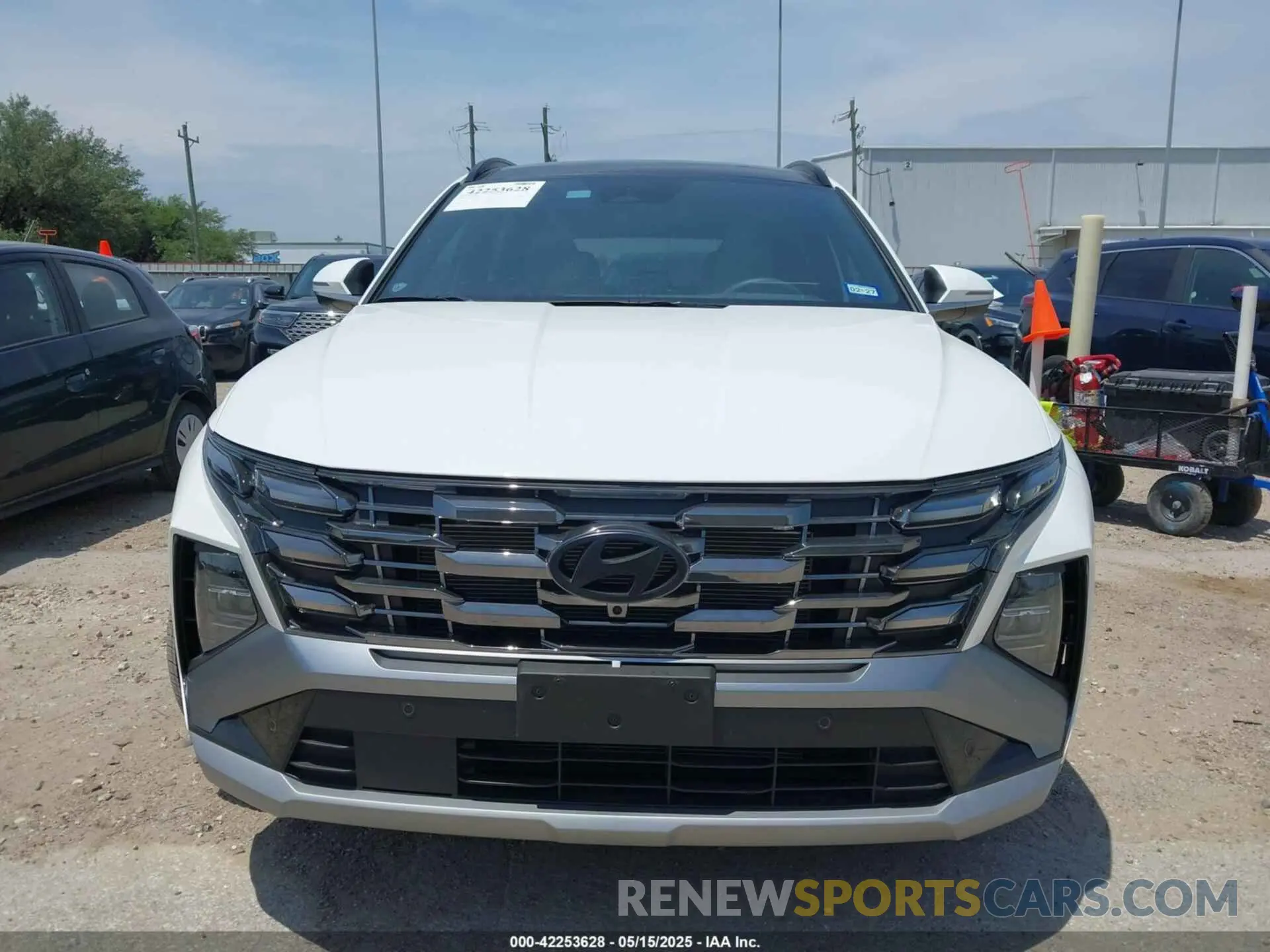 12 Photograph of a damaged car 5NMJE3DE6SH494039 HYUNDAI TUCSON 2025
