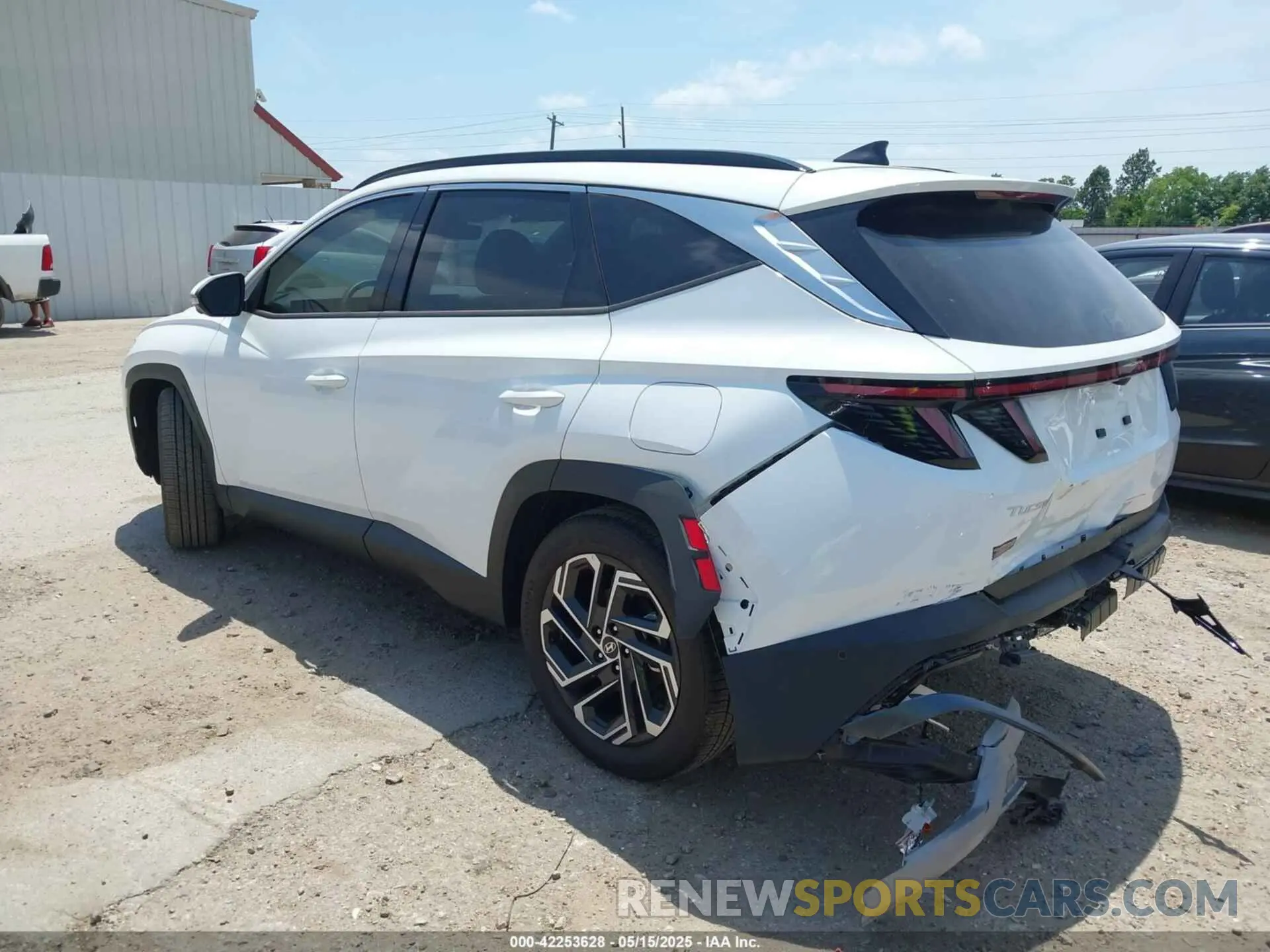 3 Photograph of a damaged car 5NMJE3DE6SH494039 HYUNDAI TUCSON 2025