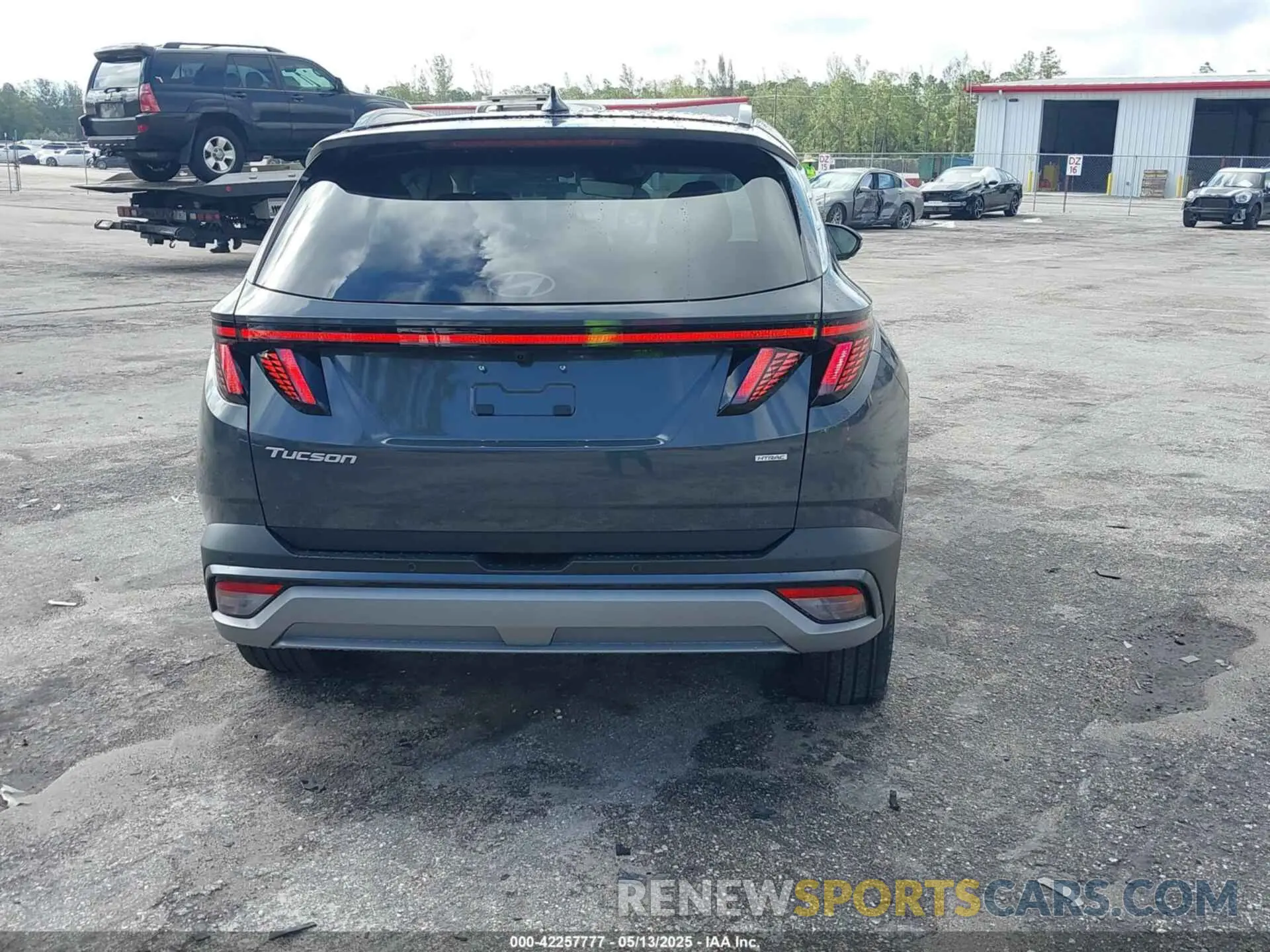 16 Photograph of a damaged car 5NMJECDE6SH554157 HYUNDAI TUCSON 2025