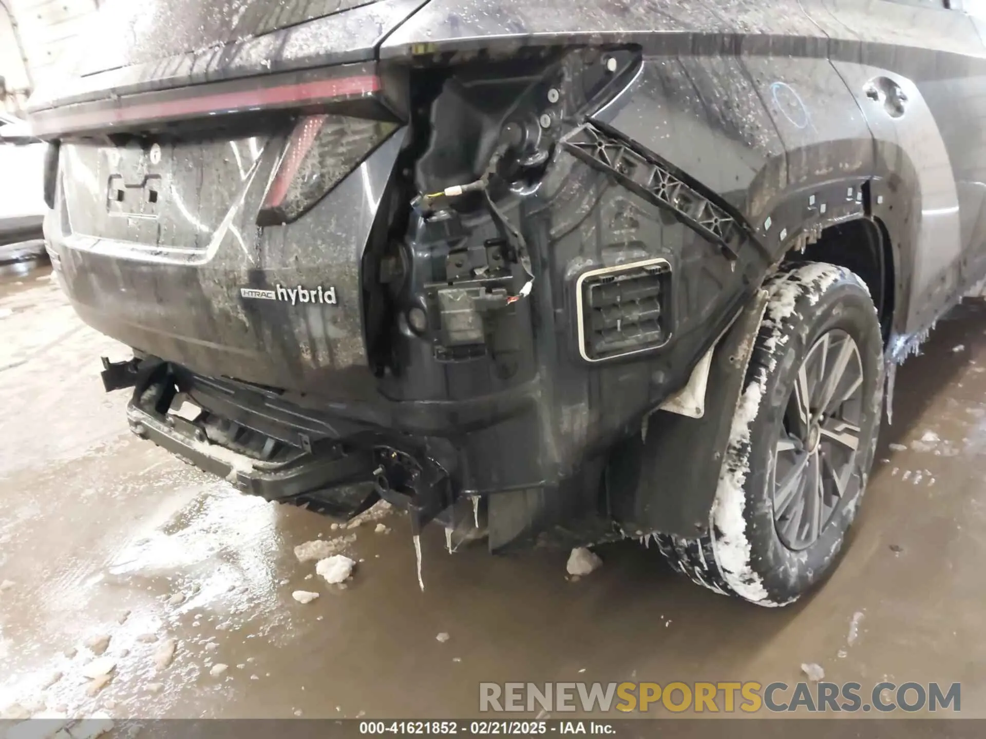 19 Photograph of a damaged car KM8JBCA11NU052241 HYUNDAI TUCSON HYBRID 2022