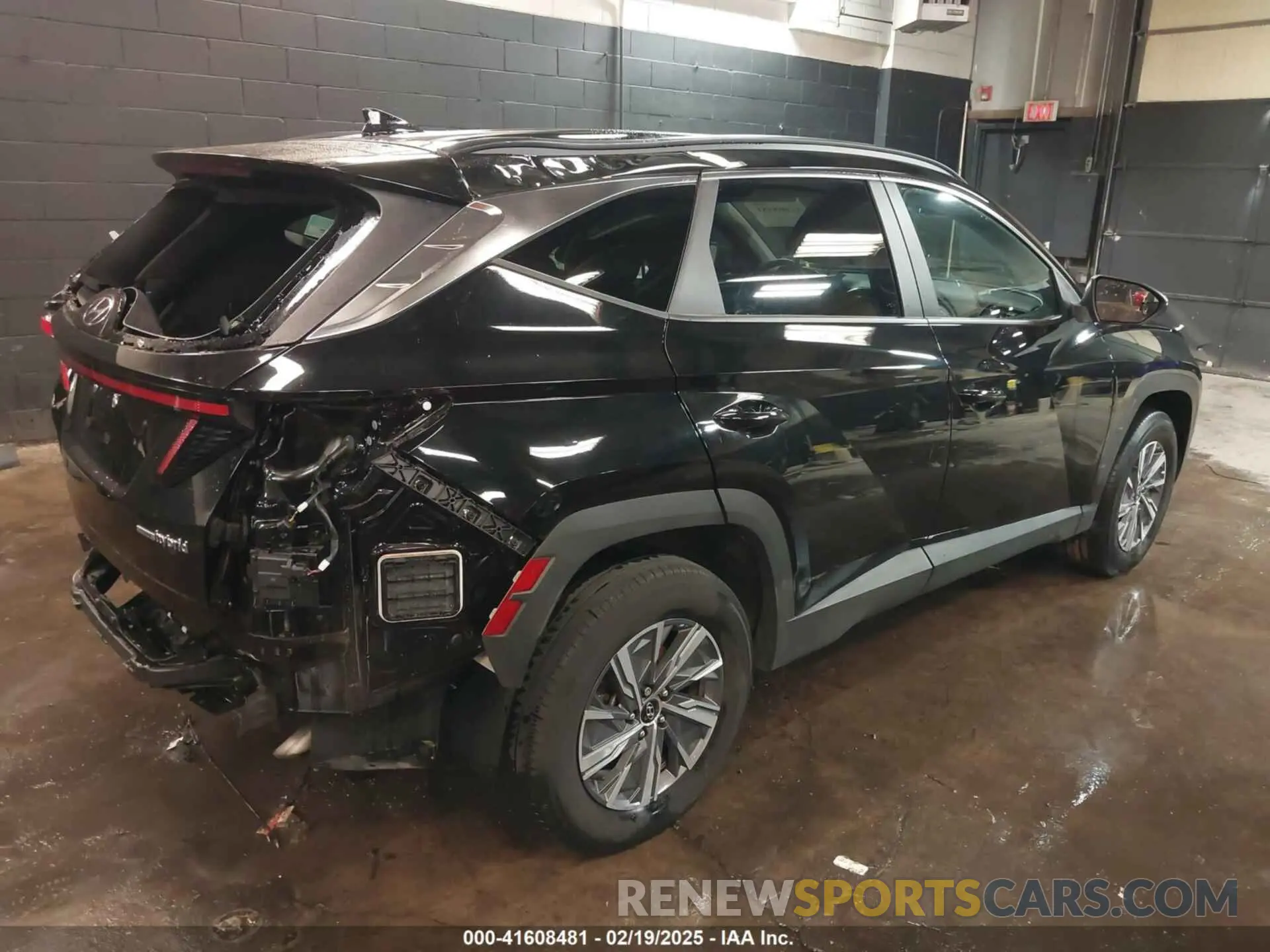 4 Photograph of a damaged car KM8JBCA11PU095982 HYUNDAI TUCSON HYBRID 2023