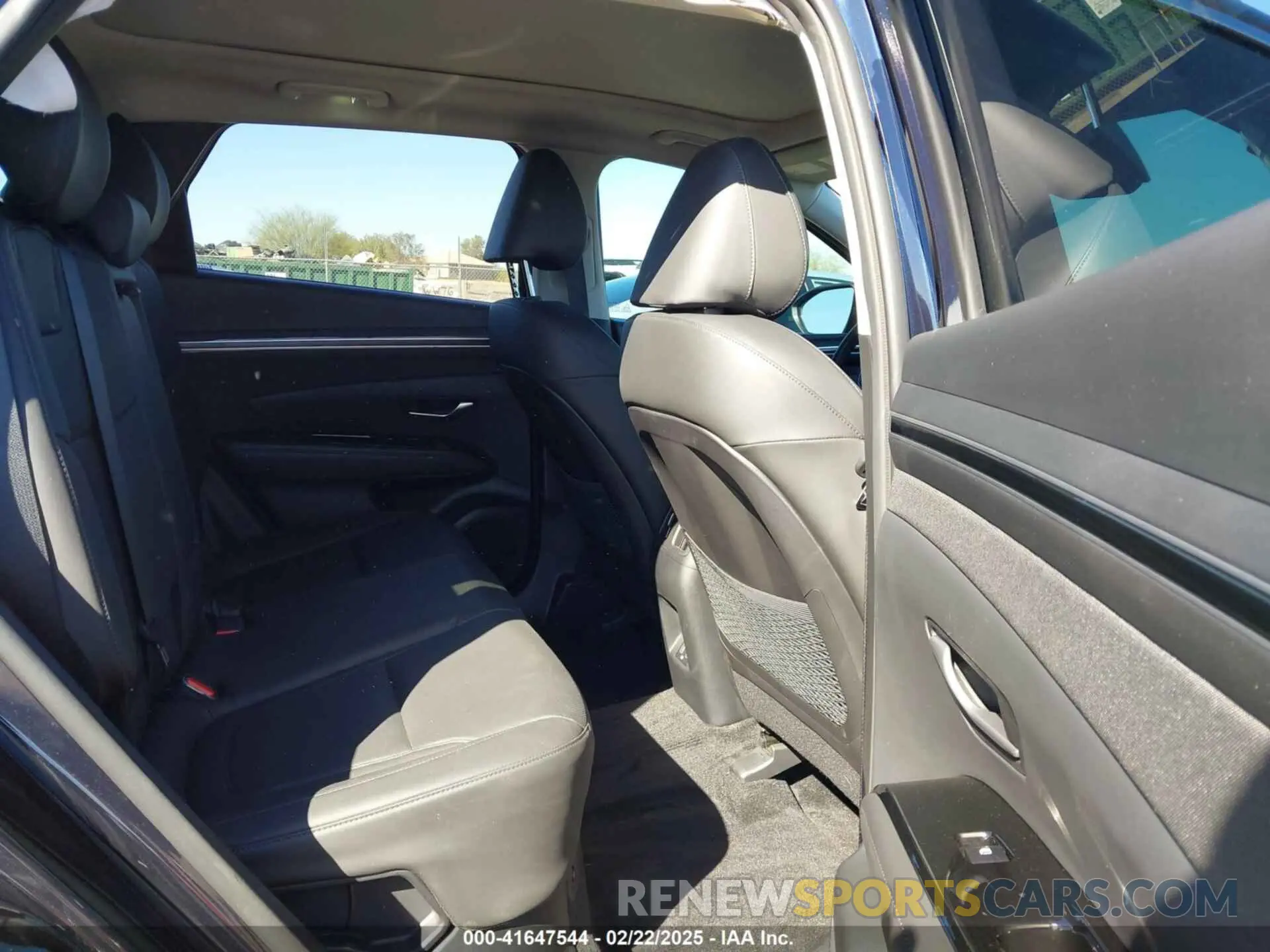 8 Photograph of a damaged car KM8JFCA10PU118687 HYUNDAI TUCSON HYBRID 2023