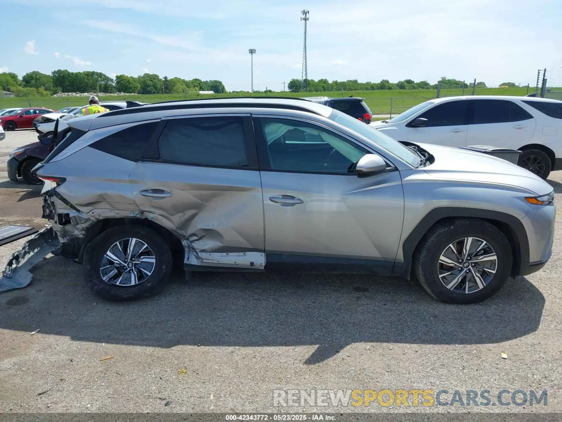 14 Photograph of a damaged car KM8JBCD11RU192226 HYUNDAI TUCSON HYBRID 2024